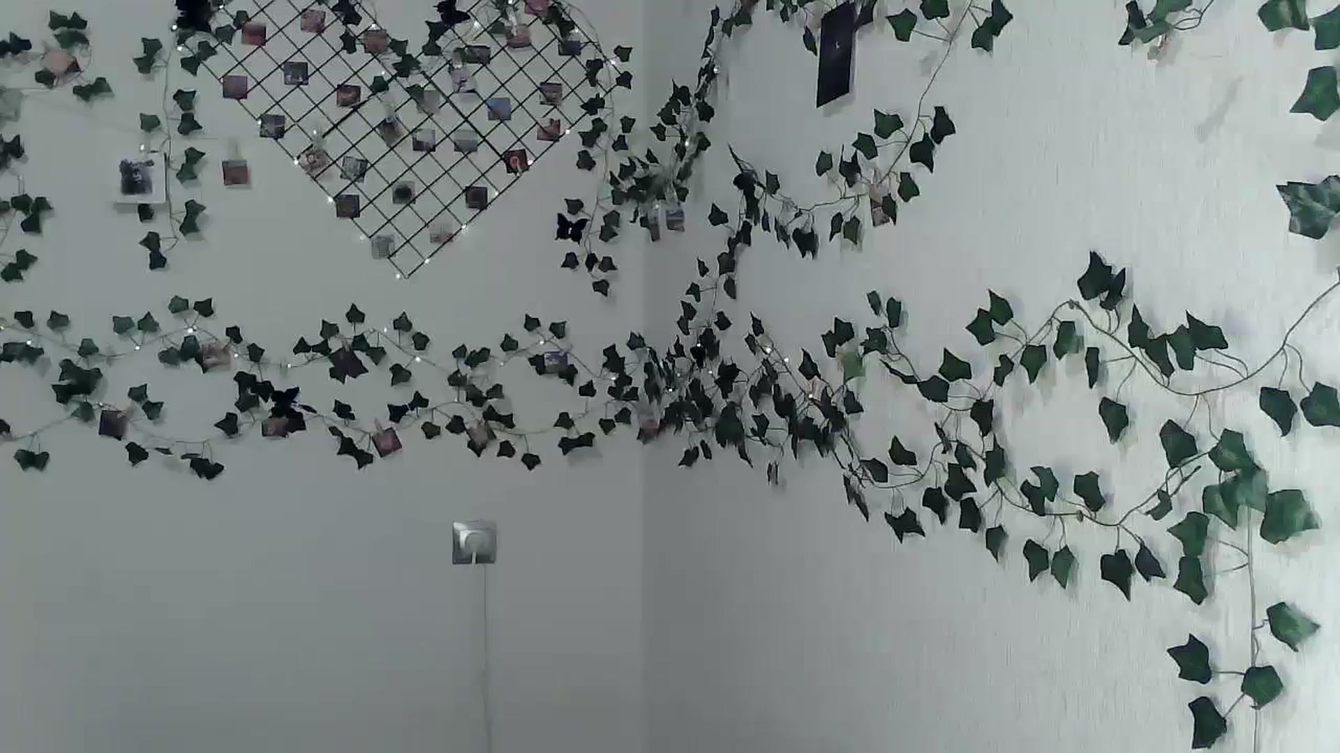 Gallery image thumbnail from New_Lina's myfreecams stream on, 12/17/2023, 17:46 image 2 of 20