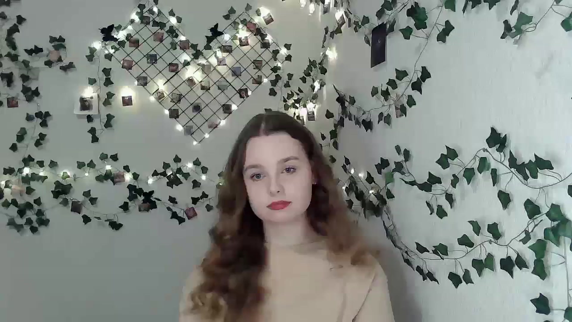 Gallery image thumbnail from New_Lina's myfreecams stream on, 01/09/2024, 17:34 image 16 of 20