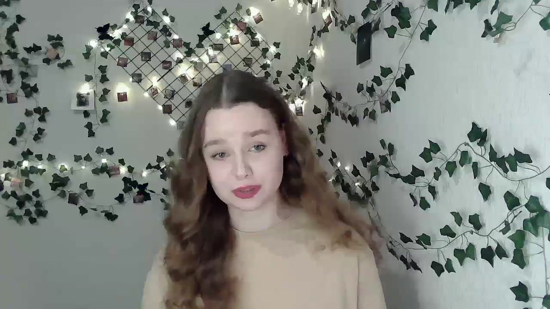 Gallery image thumbnail from New_Lina's myfreecams stream on, 01/09/2024, 17:34 image 10 of 20