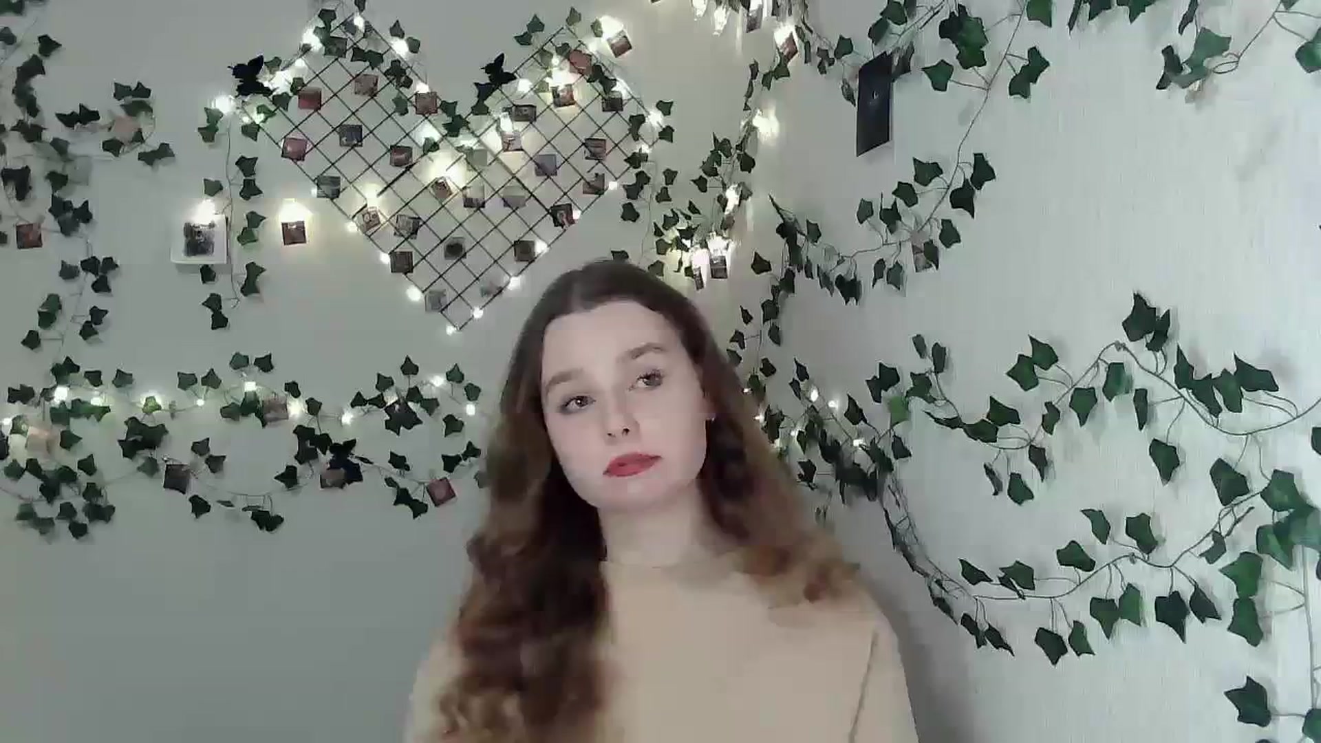 Gallery image thumbnail from New_Lina's myfreecams stream on, 01/09/2024, 17:34 image 18 of 20