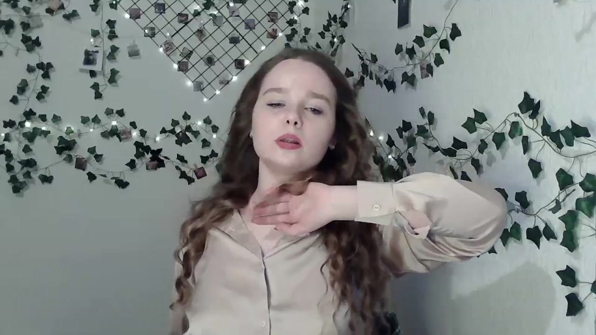 Gallery image thumbnail from New_Lina's myfreecams stream on, 02/13/2024, 21:27 image 17 of 20