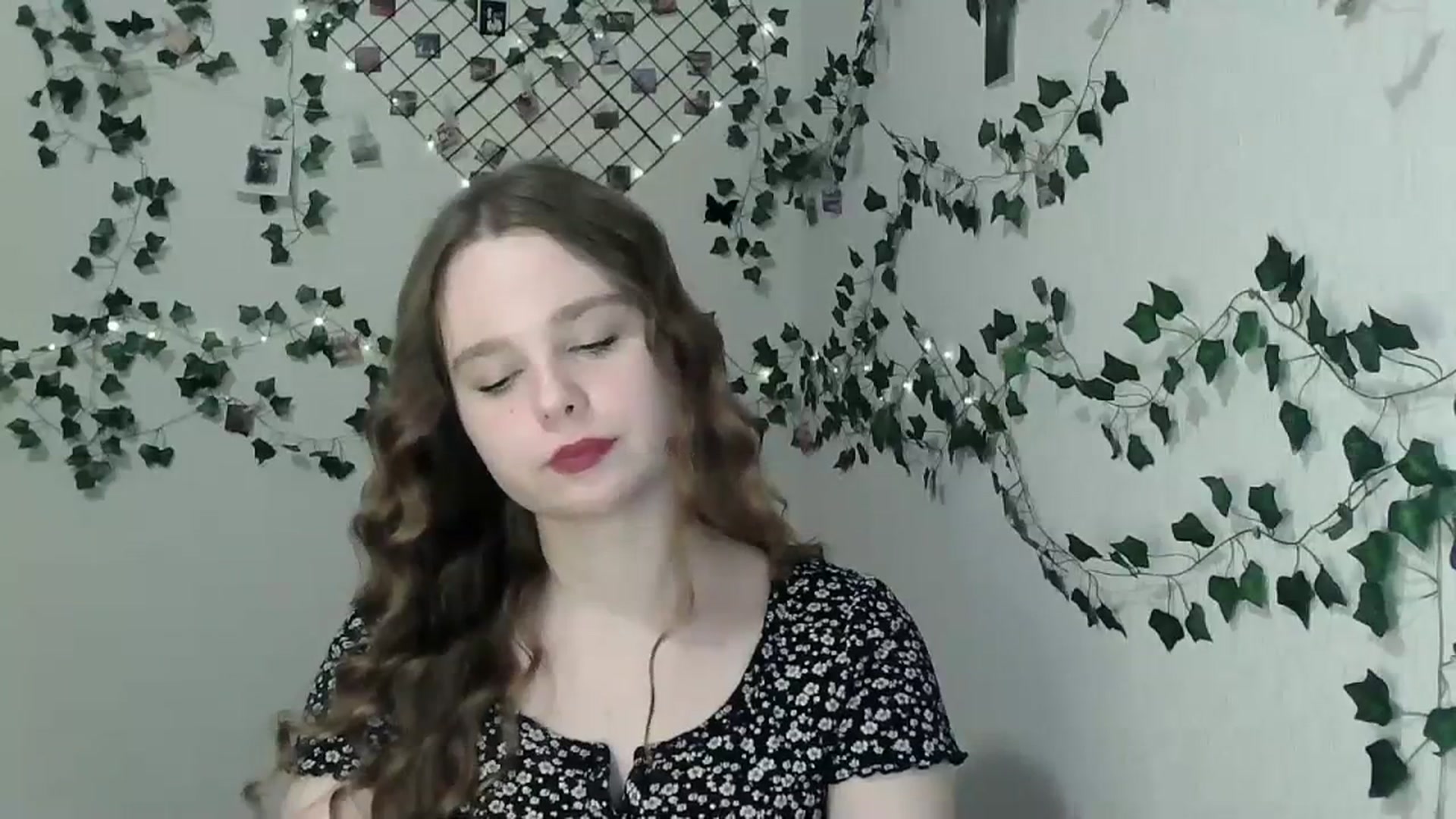 Gallery image thumbnail from New_Lina's myfreecams stream on, 02/16/2024, 21:35 image 11 of 20