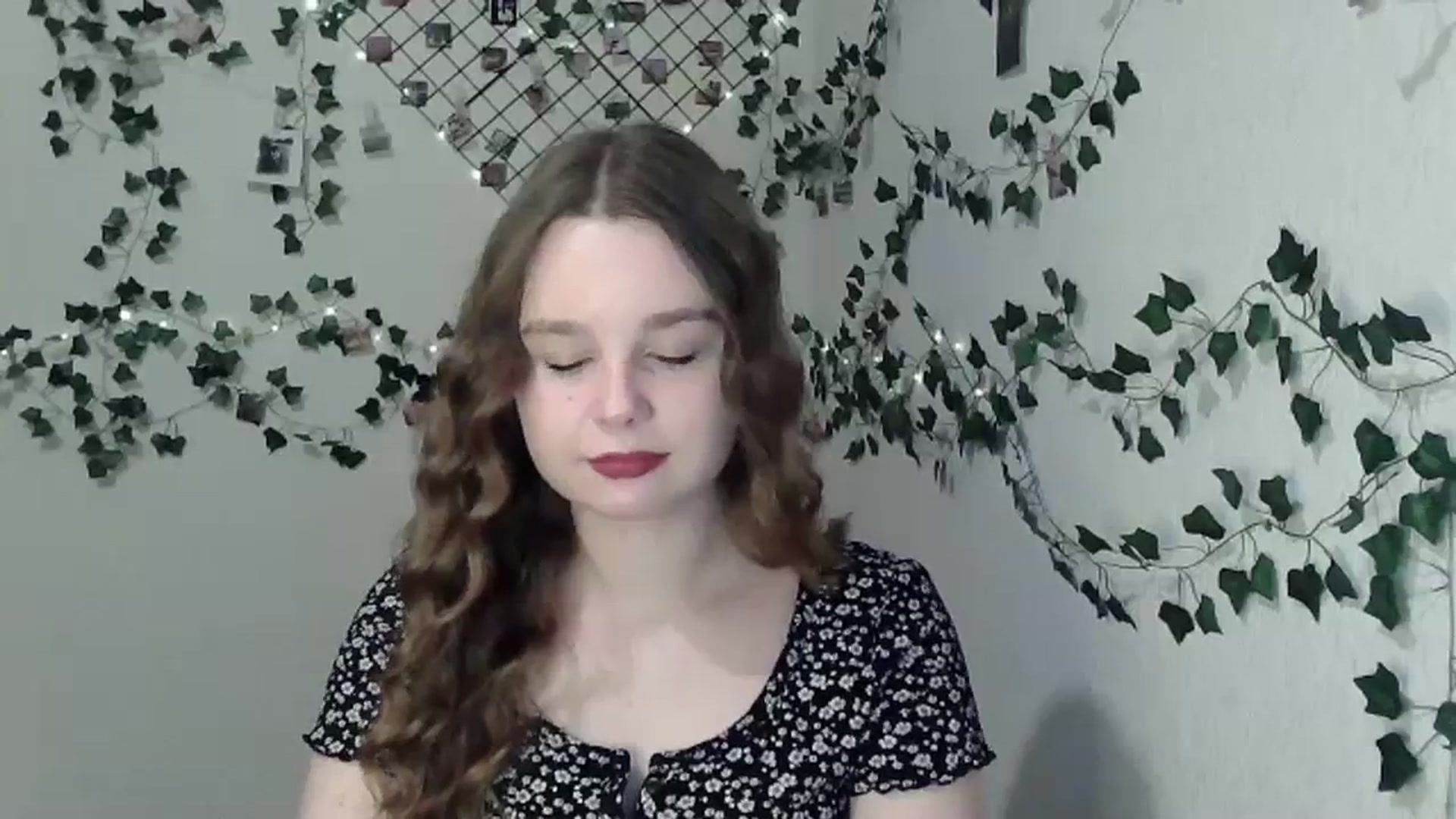 Gallery image thumbnail from New_Lina's myfreecams stream on, 02/16/2024, 21:35 image 5 of 20