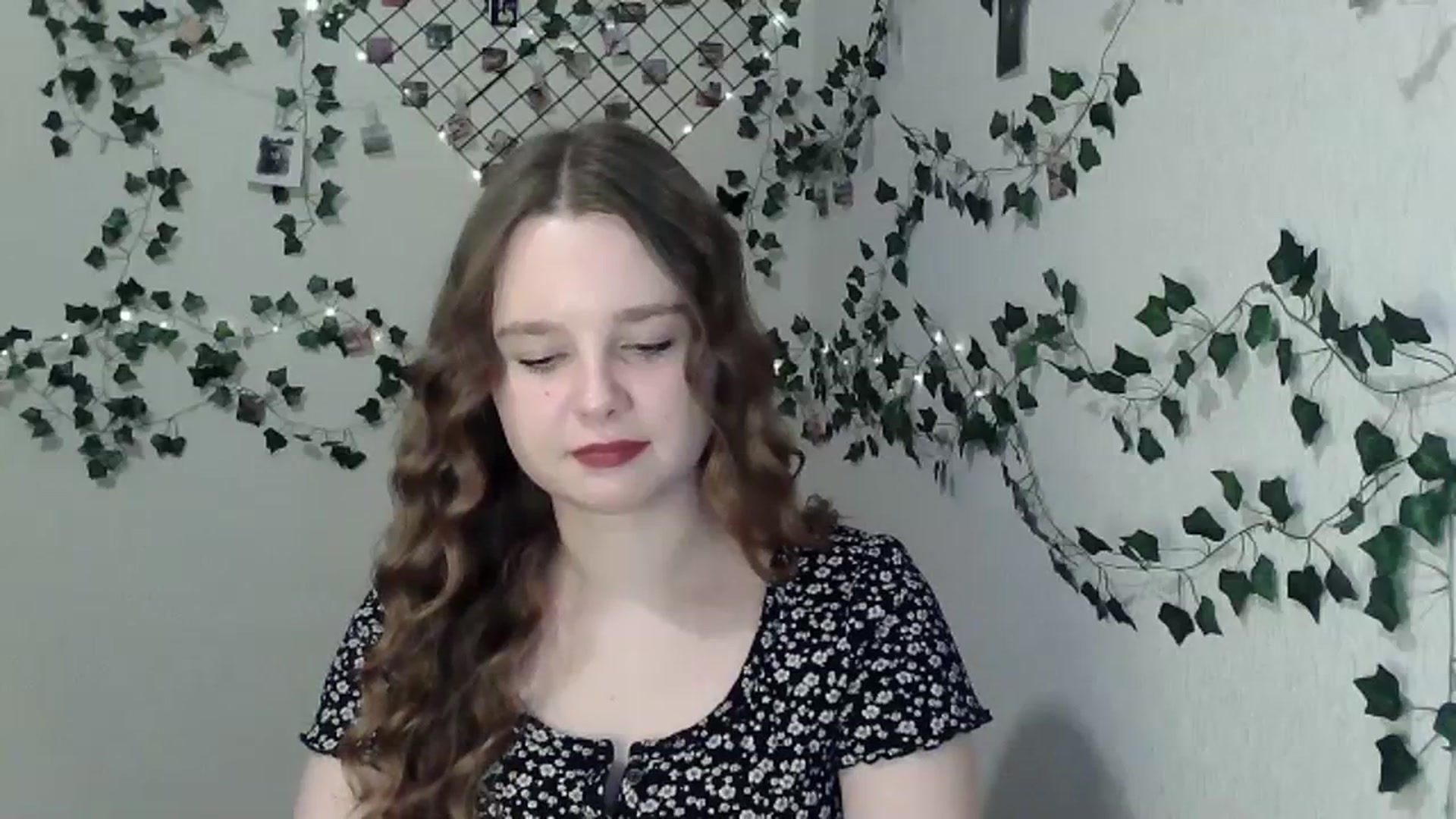 Gallery image thumbnail from New_Lina's myfreecams stream on, 02/16/2024, 21:35 image 3 of 20