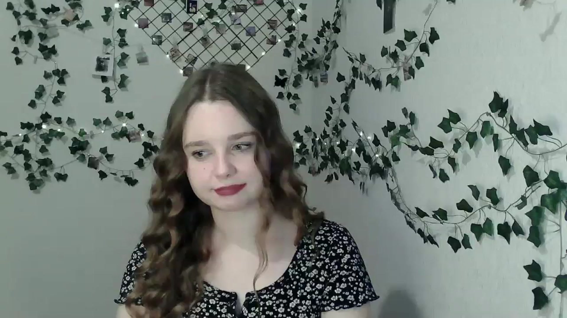 Gallery image thumbnail from New_Lina's myfreecams stream on, 02/16/2024, 21:35 image 16 of 20
