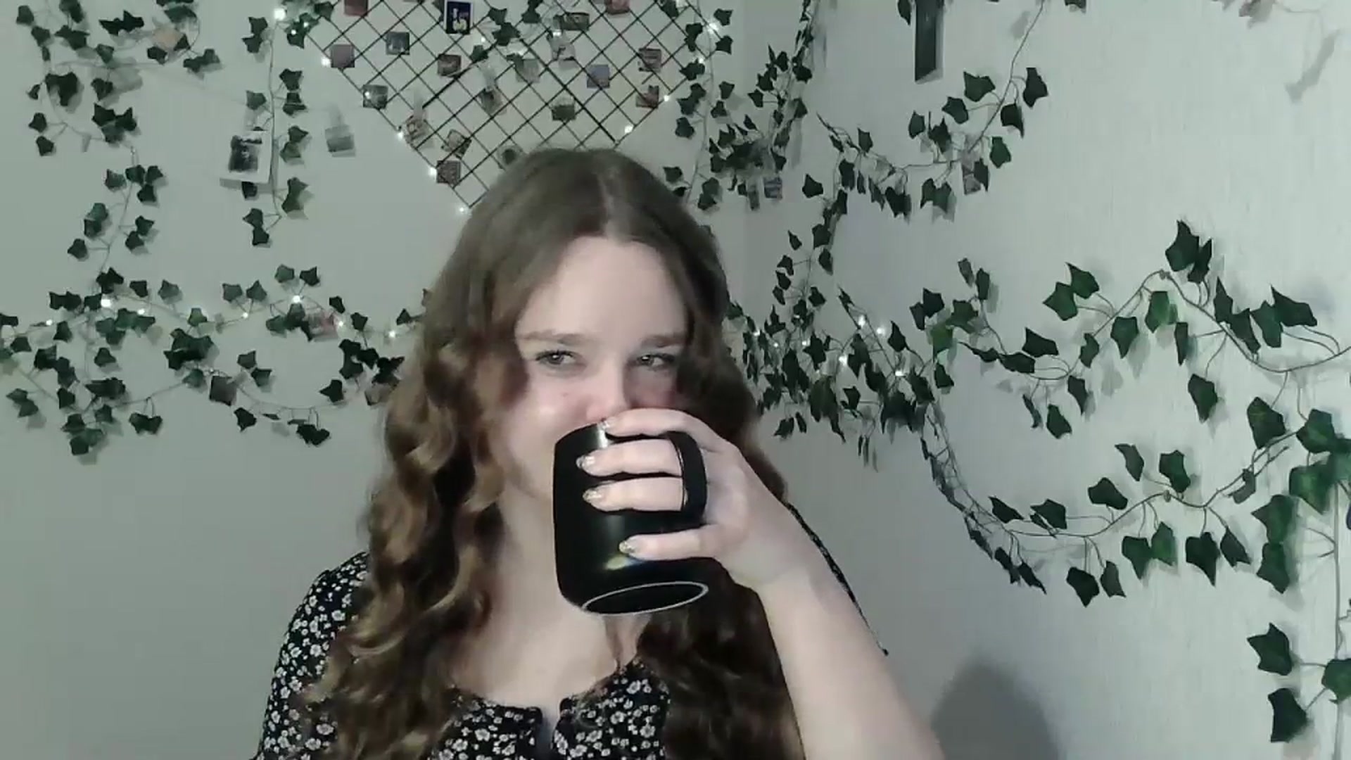 Gallery image thumbnail from New_Lina's myfreecams stream on, 02/16/2024, 21:35 image 12 of 20