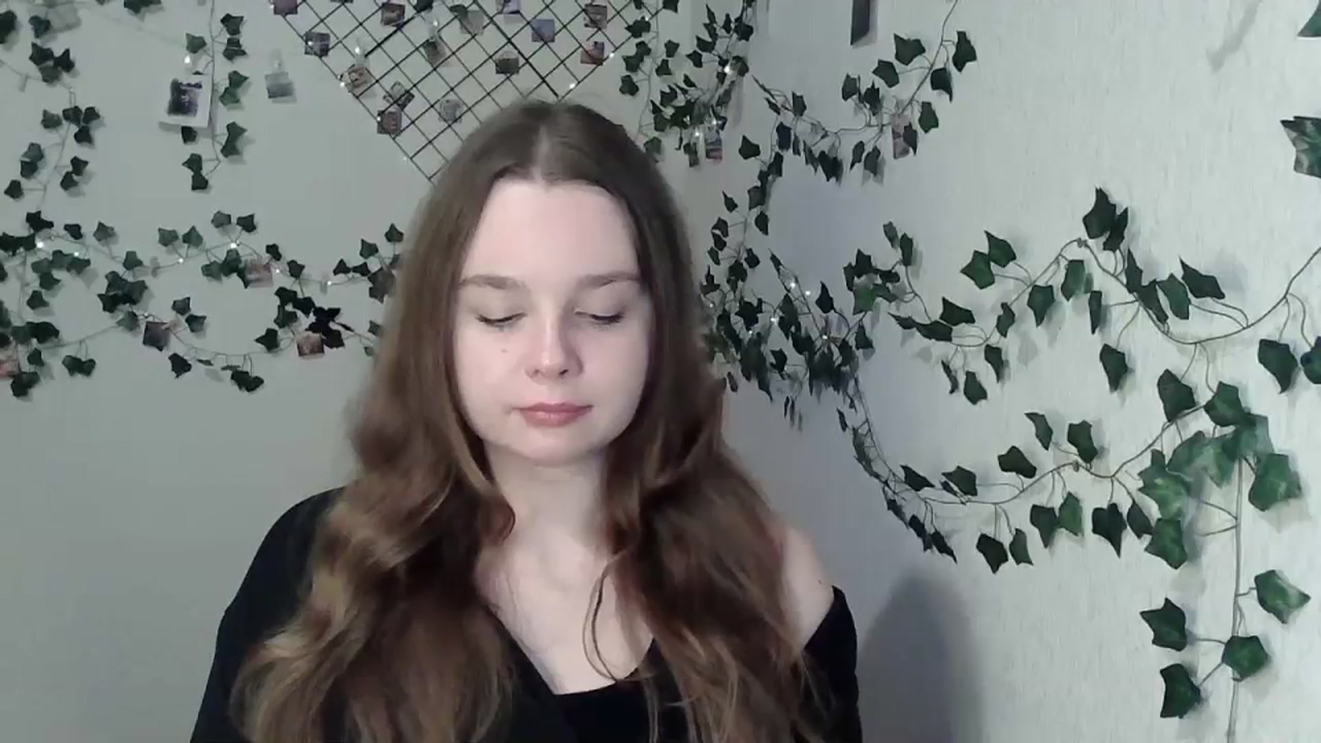 Gallery image thumbnail from New_Lina's myfreecams stream on, 02/29/2024, 22:28 image 3 of 20
