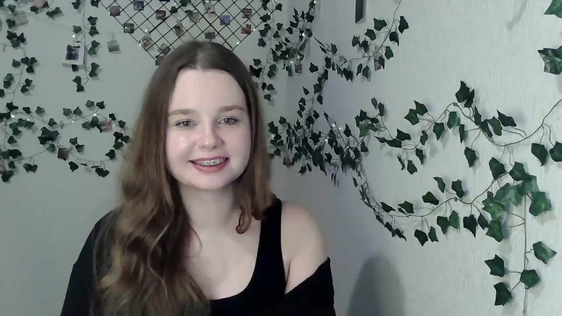 Gallery image thumbnail from New_Lina's myfreecams stream on, 02/29/2024, 22:28 image 15 of 20