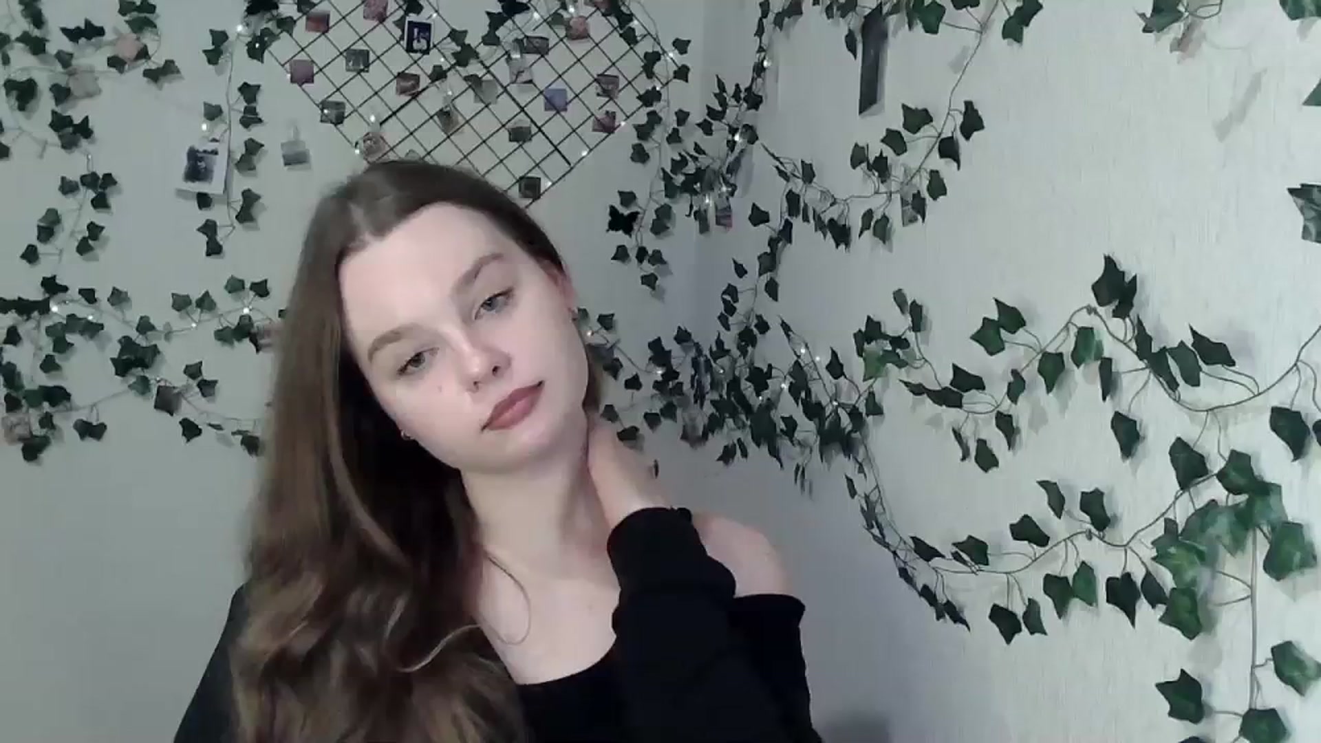 Gallery image thumbnail from New_Lina's myfreecams stream on, 02/29/2024, 22:28 image 18 of 20