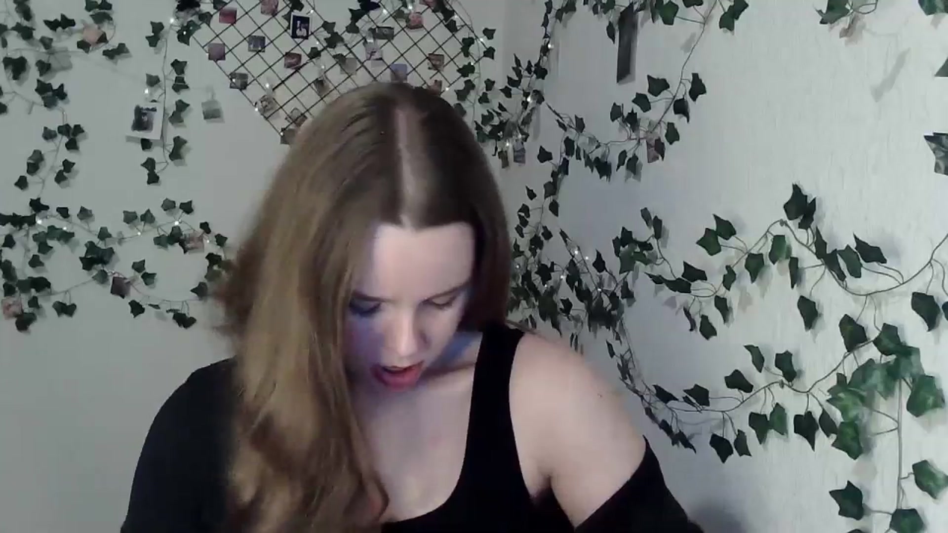 Gallery image thumbnail from New_Lina's myfreecams stream on, 02/29/2024, 23:09 image 13 of 20