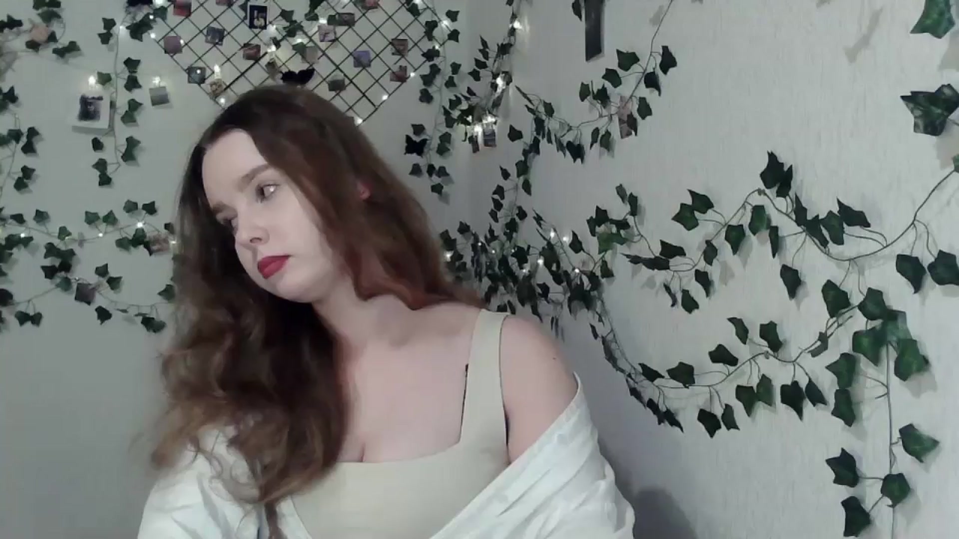Gallery image thumbnail from New_Lina's myfreecams stream on, 05/07/2024, 17:48 image 2 of 20
