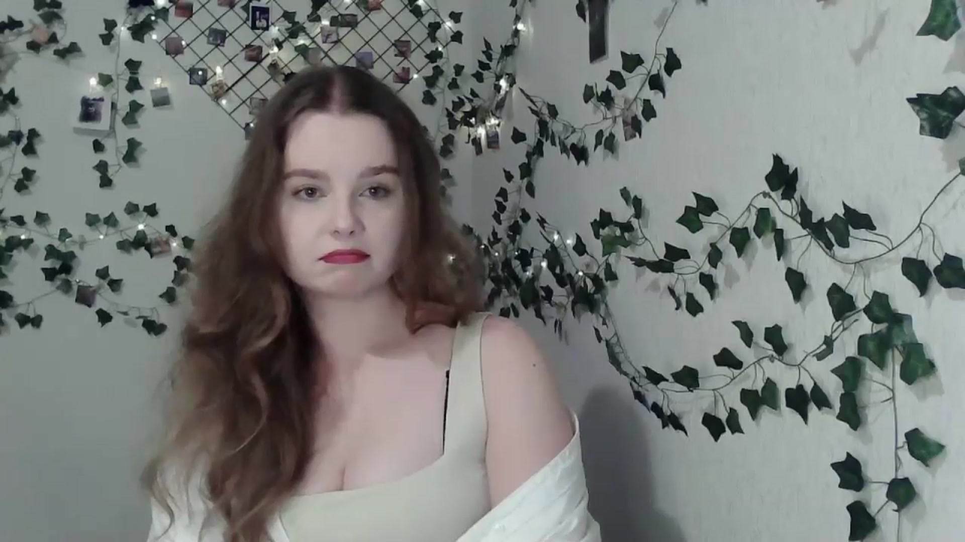 Gallery image thumbnail from New_Lina's myfreecams stream on, 05/07/2024, 17:48 image 5 of 20