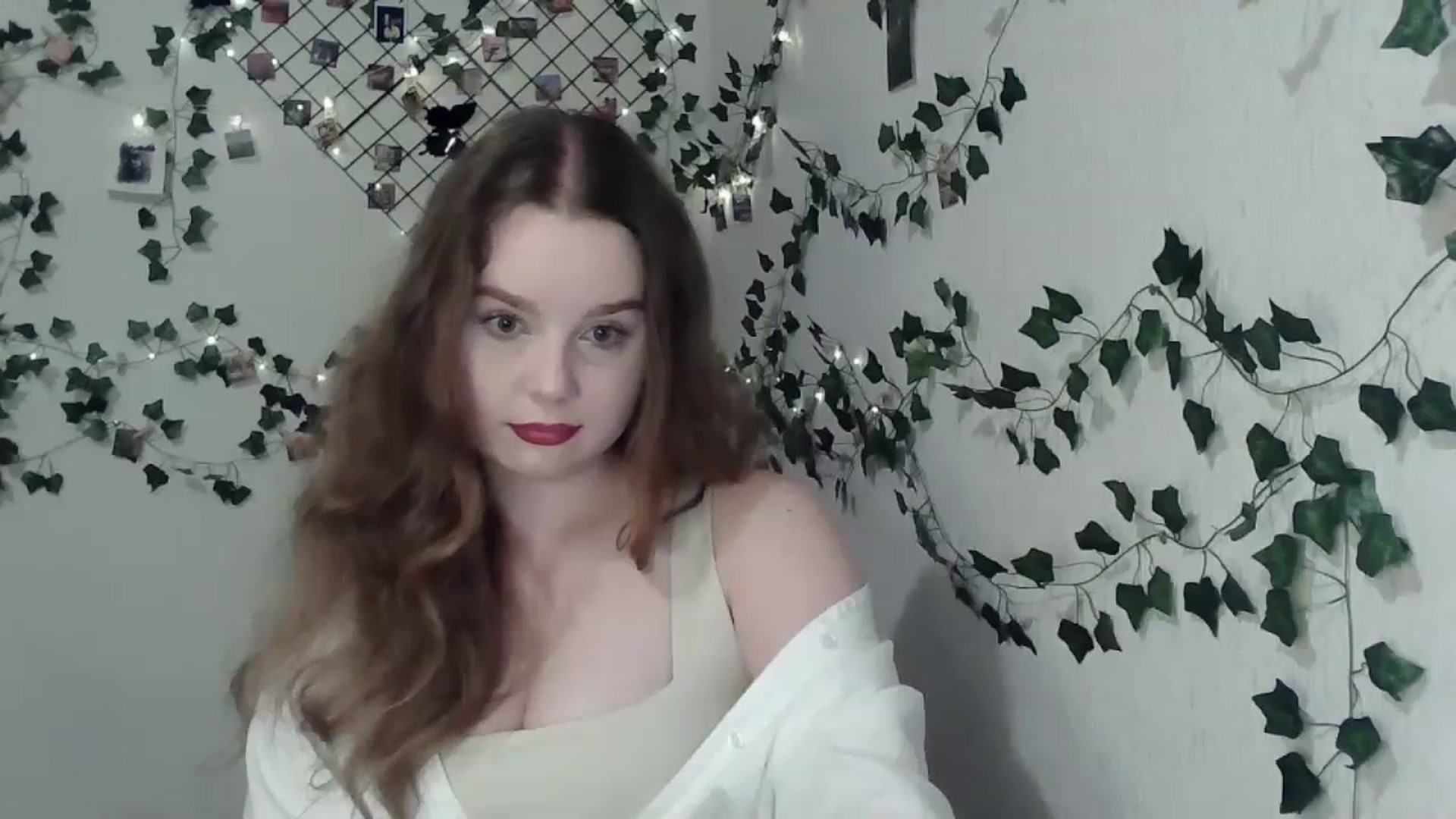 Gallery image thumbnail from New_Lina's myfreecams stream on, 05/07/2024, 17:48 image 13 of 20