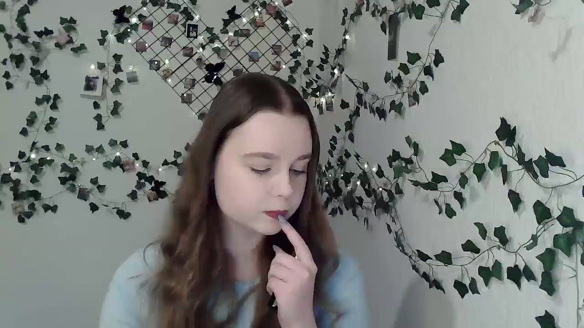Gallery image thumbnail from New_Lina's myfreecams stream on, 05/14/2024, 16:53 image 17 of 20