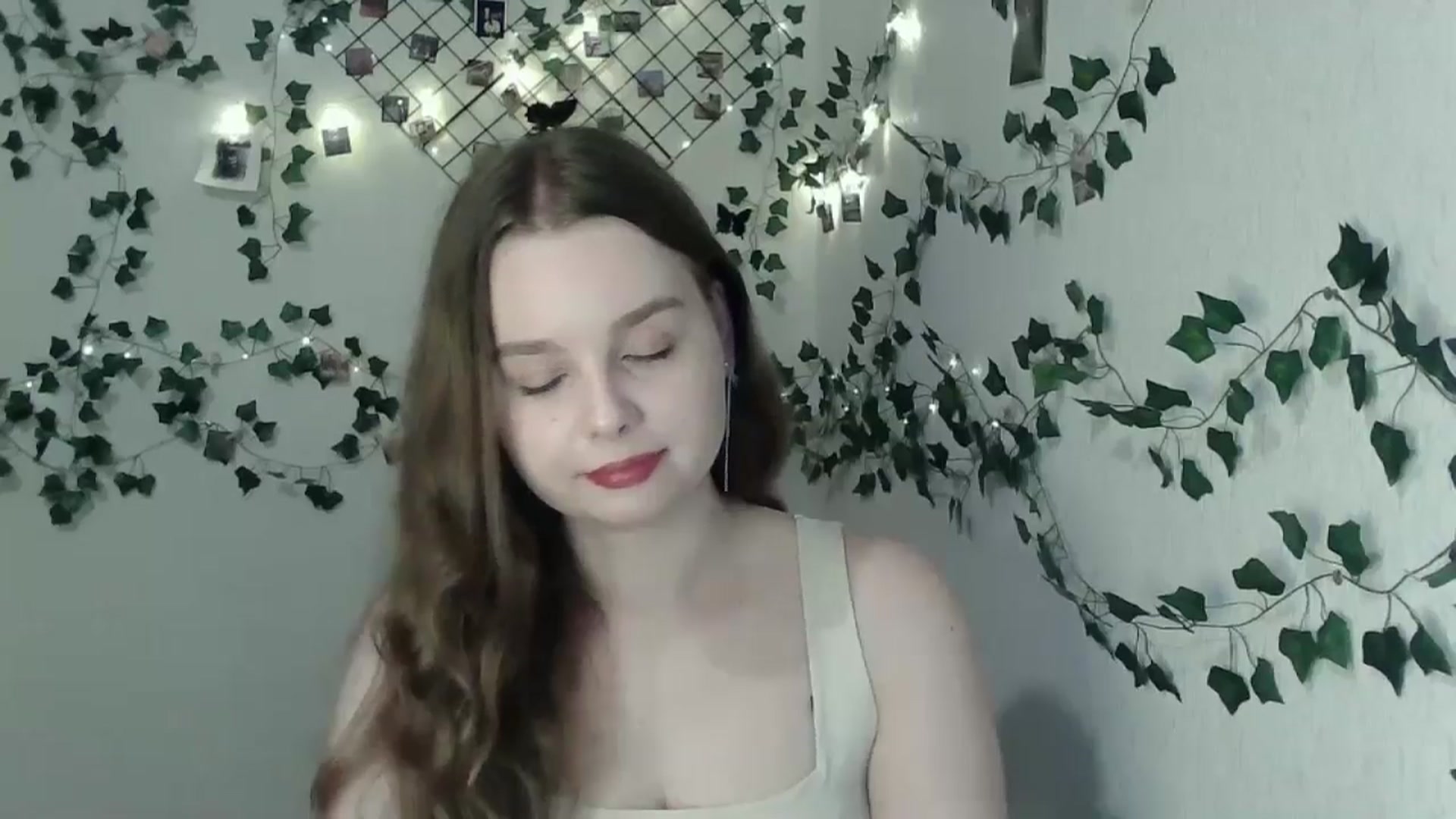 Gallery image thumbnail from New_Lina's myfreecams stream on, 06/15/2024, 19:56 image 10 of 20