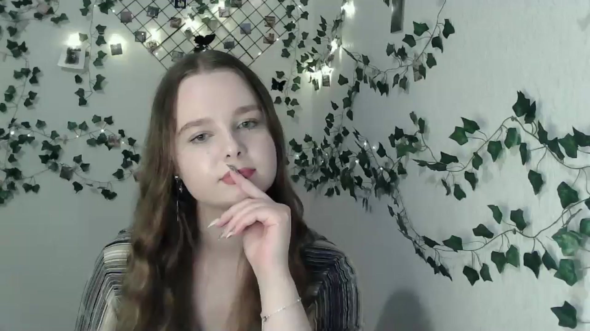 Gallery image thumbnail from New_Lina's myfreecams stream on, 06/22/2024, 22:20 image 19 of 20