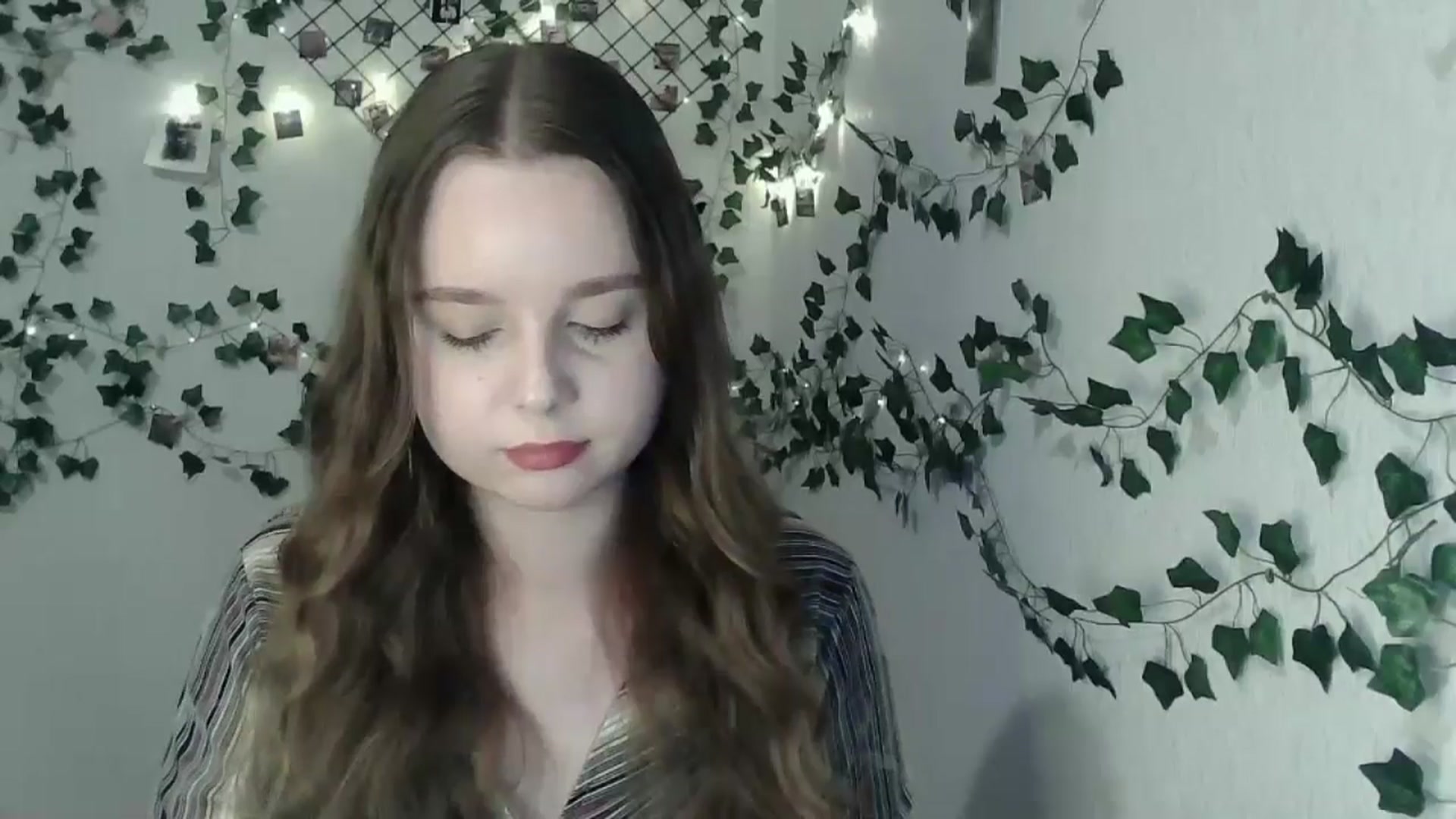 Gallery image thumbnail from New_Lina's myfreecams stream on, 06/22/2024, 22:20 image 17 of 20
