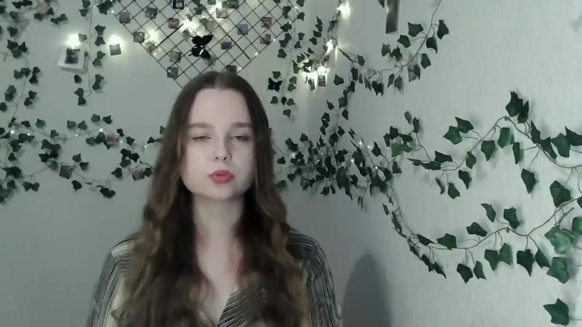 Gallery image thumbnail from New_Lina's myfreecams stream on, 06/22/2024, 22:20 image 18 of 20