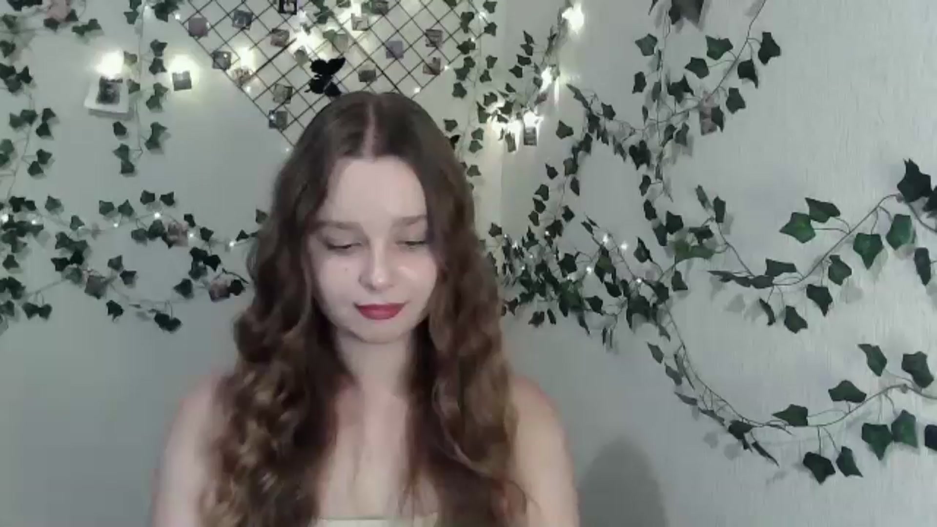 Gallery image thumbnail from New_Lina's myfreecams stream on, 08/11/2024, 17:26 image 12 of 20