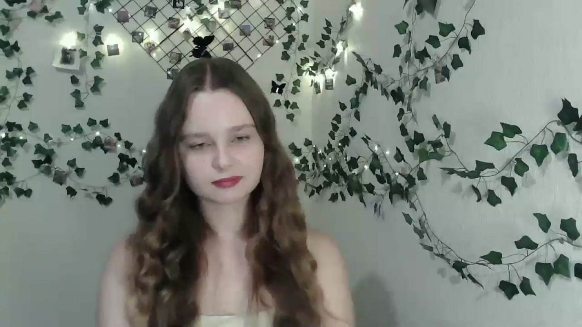 Gallery image thumbnail from New_Lina's myfreecams stream on, 08/11/2024, 17:26 image 7 of 20
