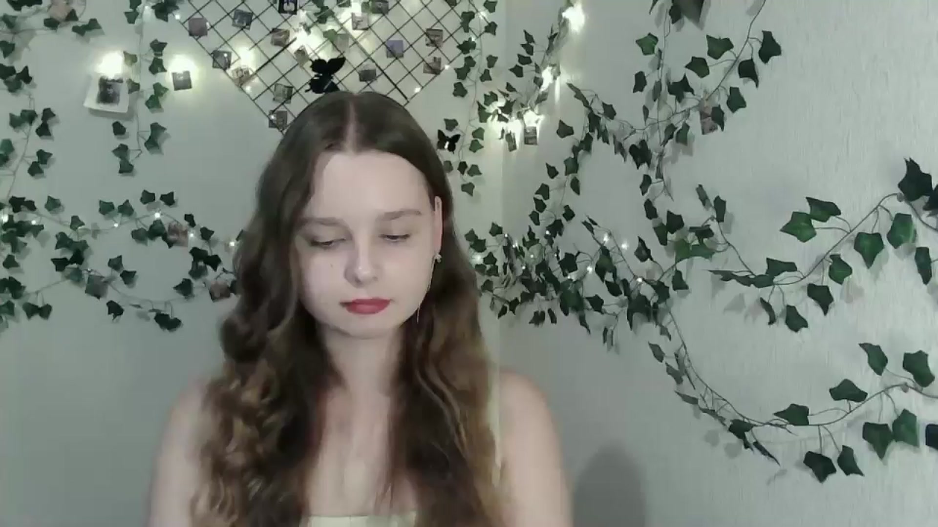 Gallery image thumbnail from New_Lina's myfreecams stream on, 08/11/2024, 17:26 image 14 of 20