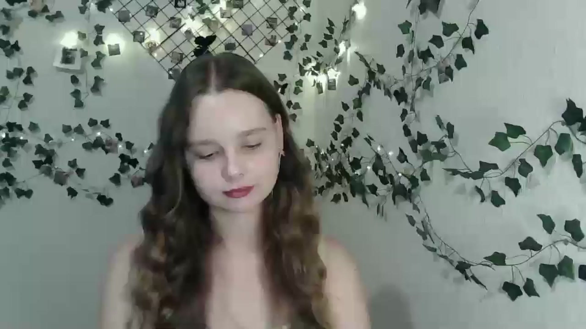 Gallery image thumbnail from New_Lina's myfreecams stream on, 08/11/2024, 18:02 image 14 of 20