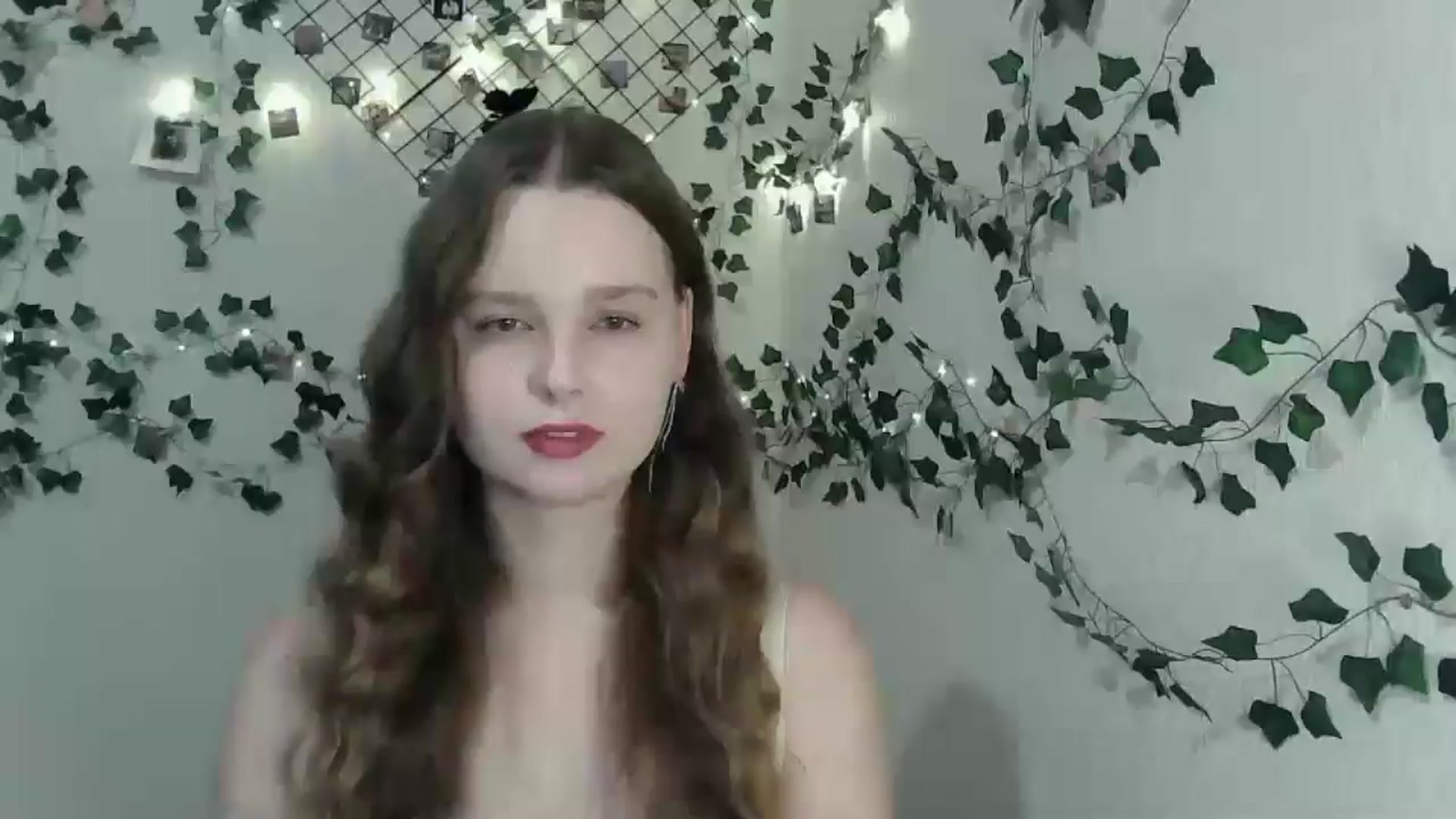 Gallery image thumbnail from New_Lina's myfreecams stream on, 08/11/2024, 18:02 image 17 of 20