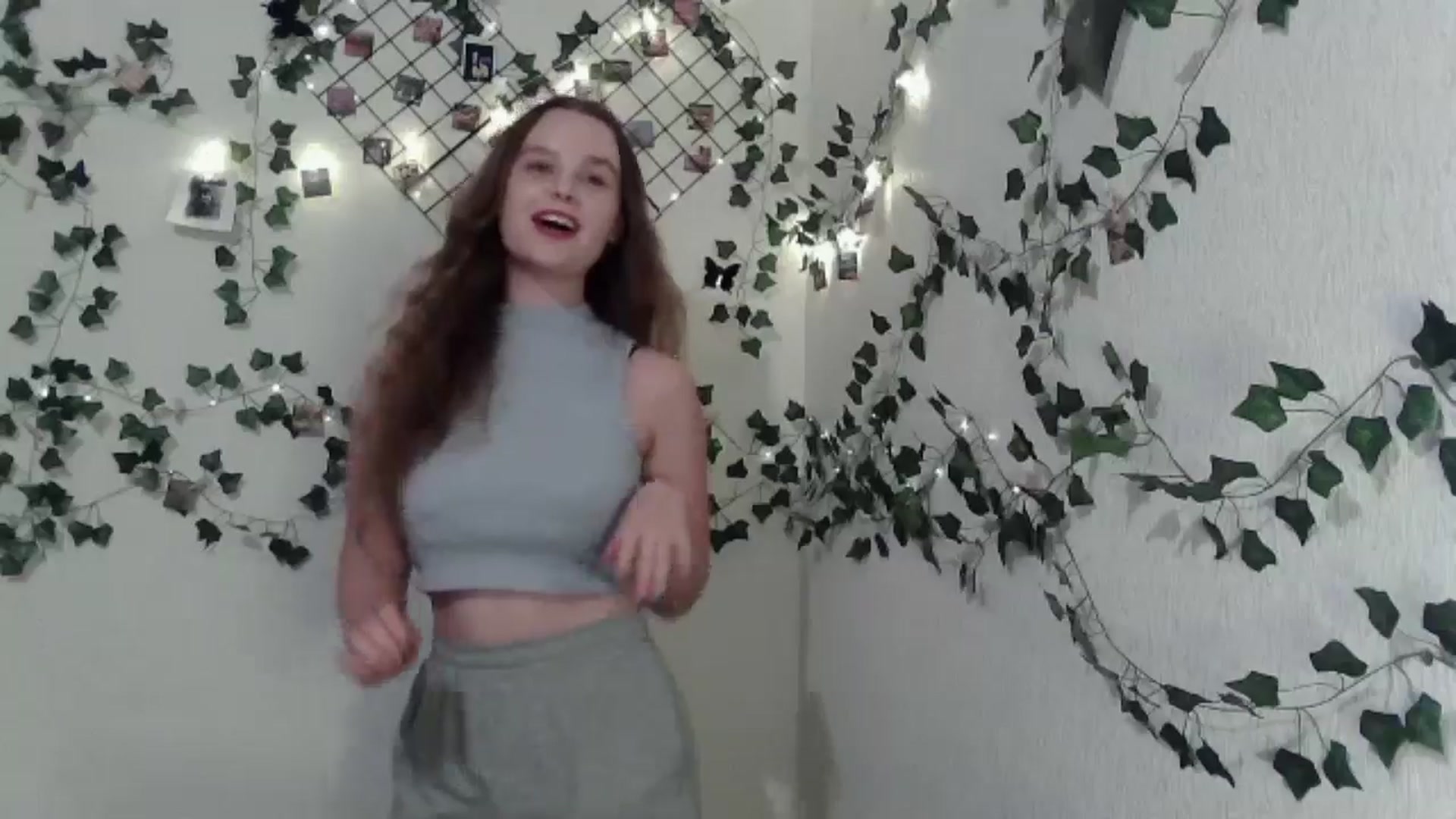 Gallery image thumbnail from New_Lina's myfreecams stream on, 08/12/2024, 21:10 image 18 of 20