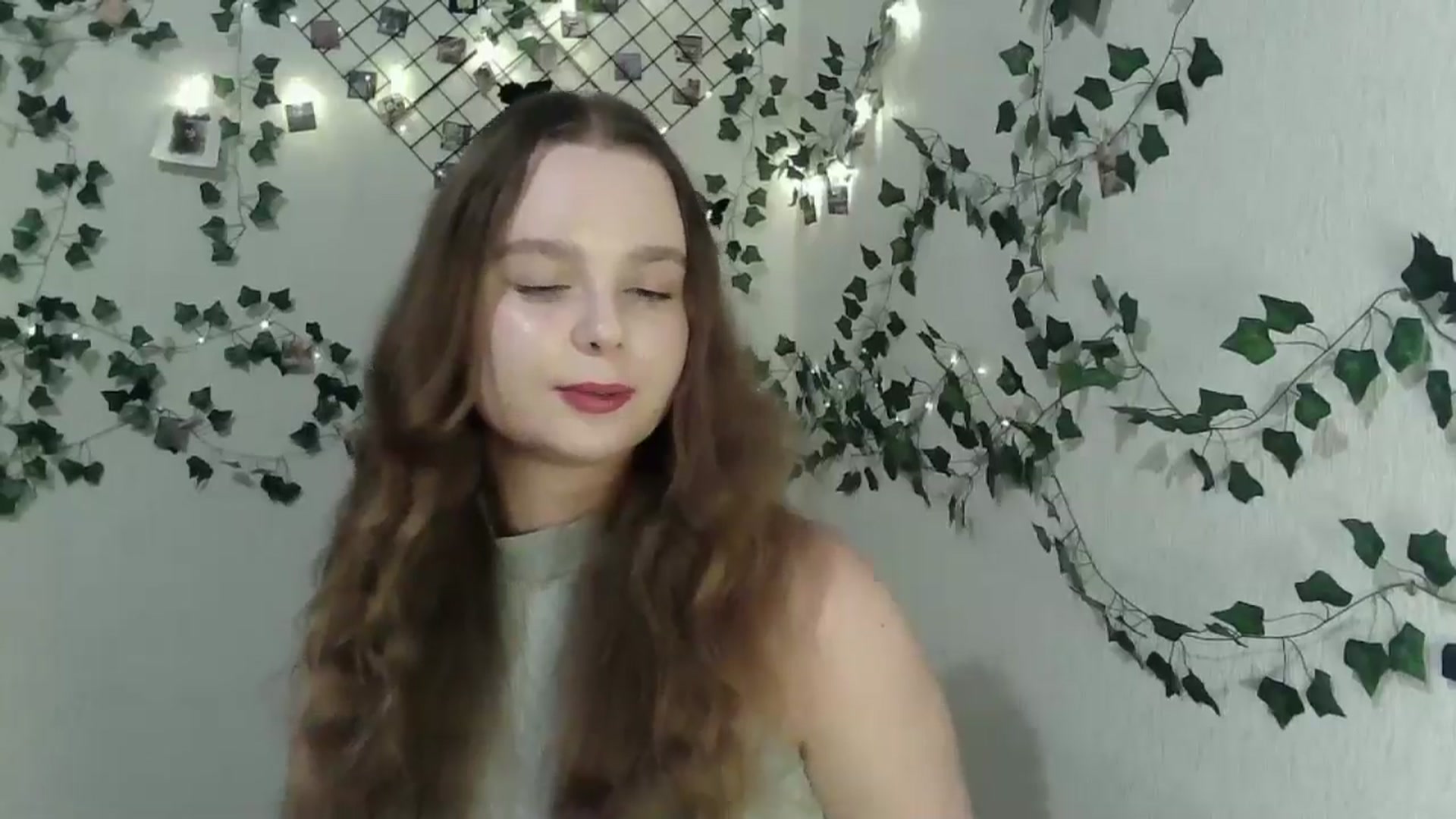 Gallery image thumbnail from New_Lina's myfreecams stream on, 08/12/2024, 21:10 image 15 of 20