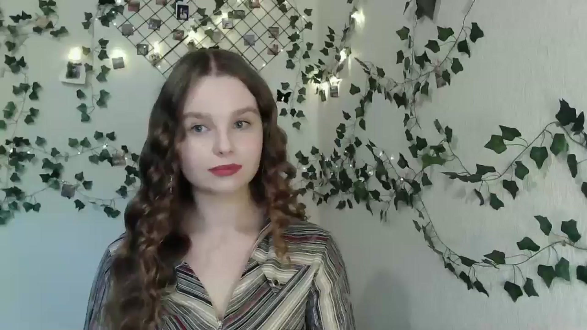Gallery image thumbnail from New_Lina's myfreecams stream on, 08/14/2024, 10:33 image 4 of 20