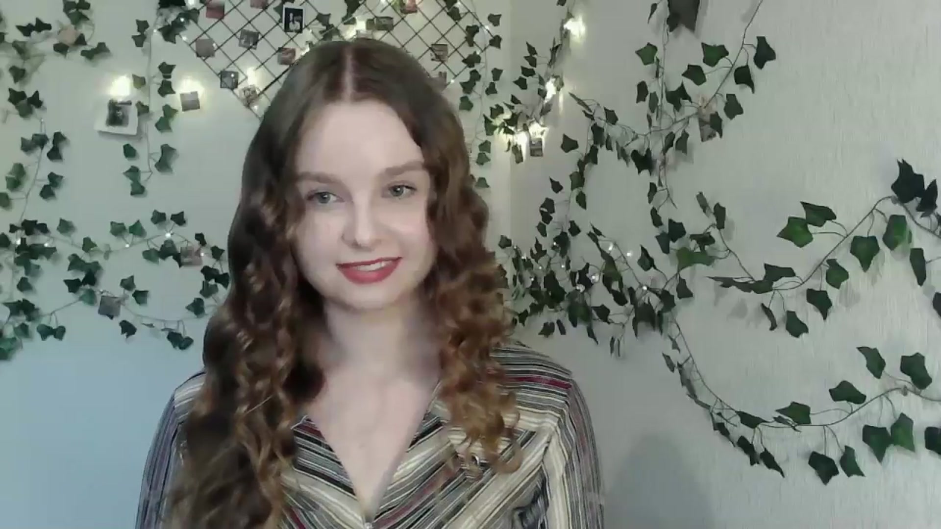 Gallery image thumbnail from New_Lina's myfreecams stream on, 08/14/2024, 10:33 image 7 of 20