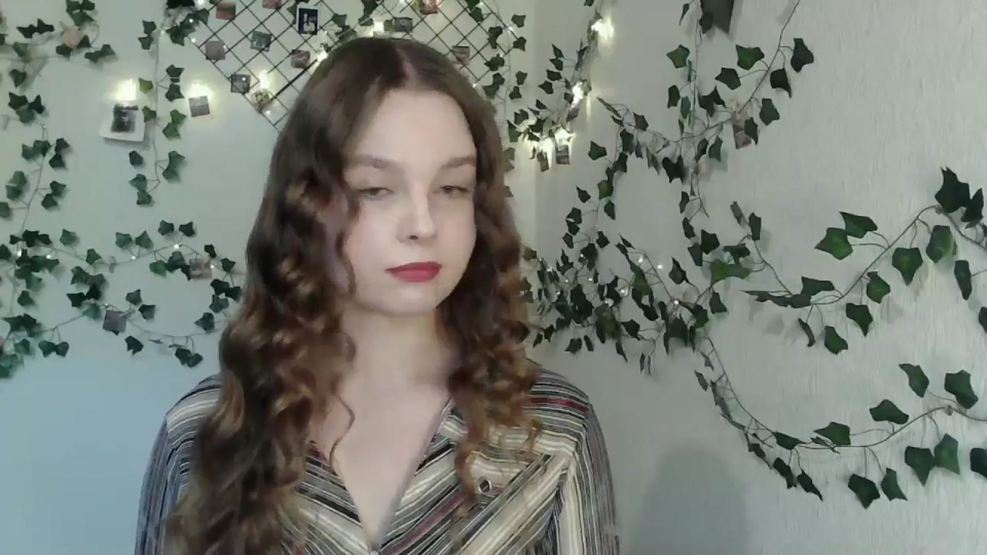 Gallery image thumbnail from New_Lina's myfreecams stream on, 08/14/2024, 10:33 image 13 of 20