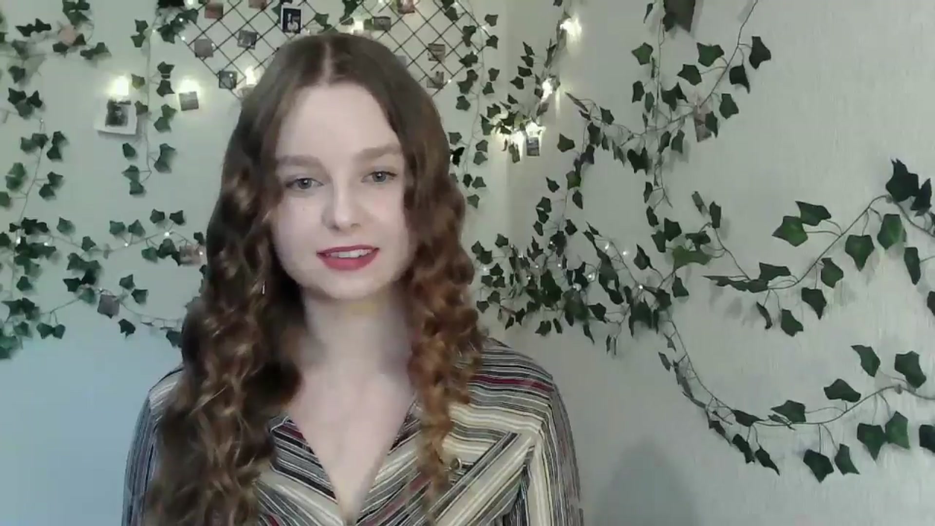 Gallery image thumbnail from New_Lina's myfreecams stream on, 08/14/2024, 10:33 image 14 of 20