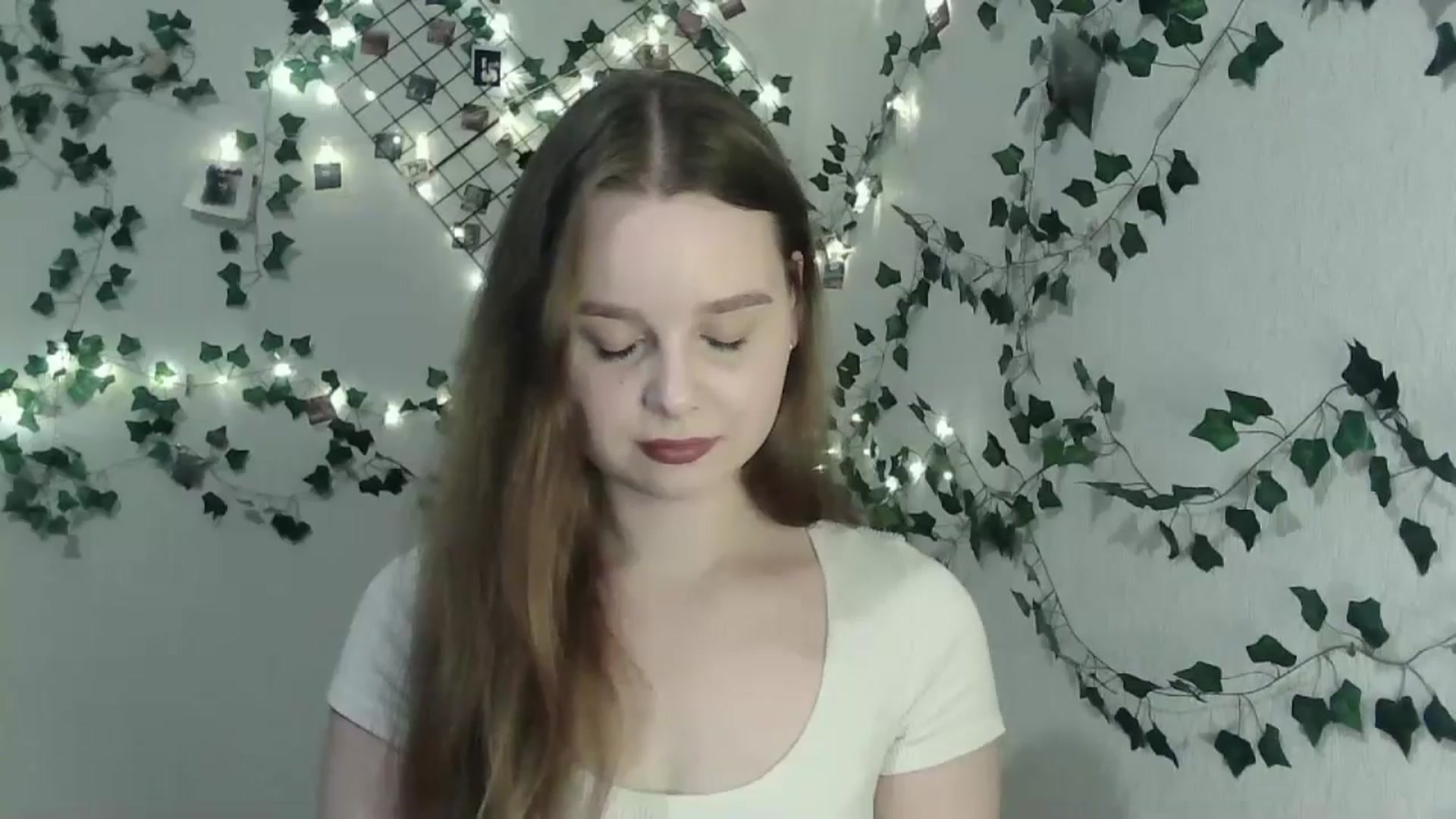 Gallery image thumbnail from New_Lina's myfreecams stream on, 01/28/2025, 22:37 image 16 of 20