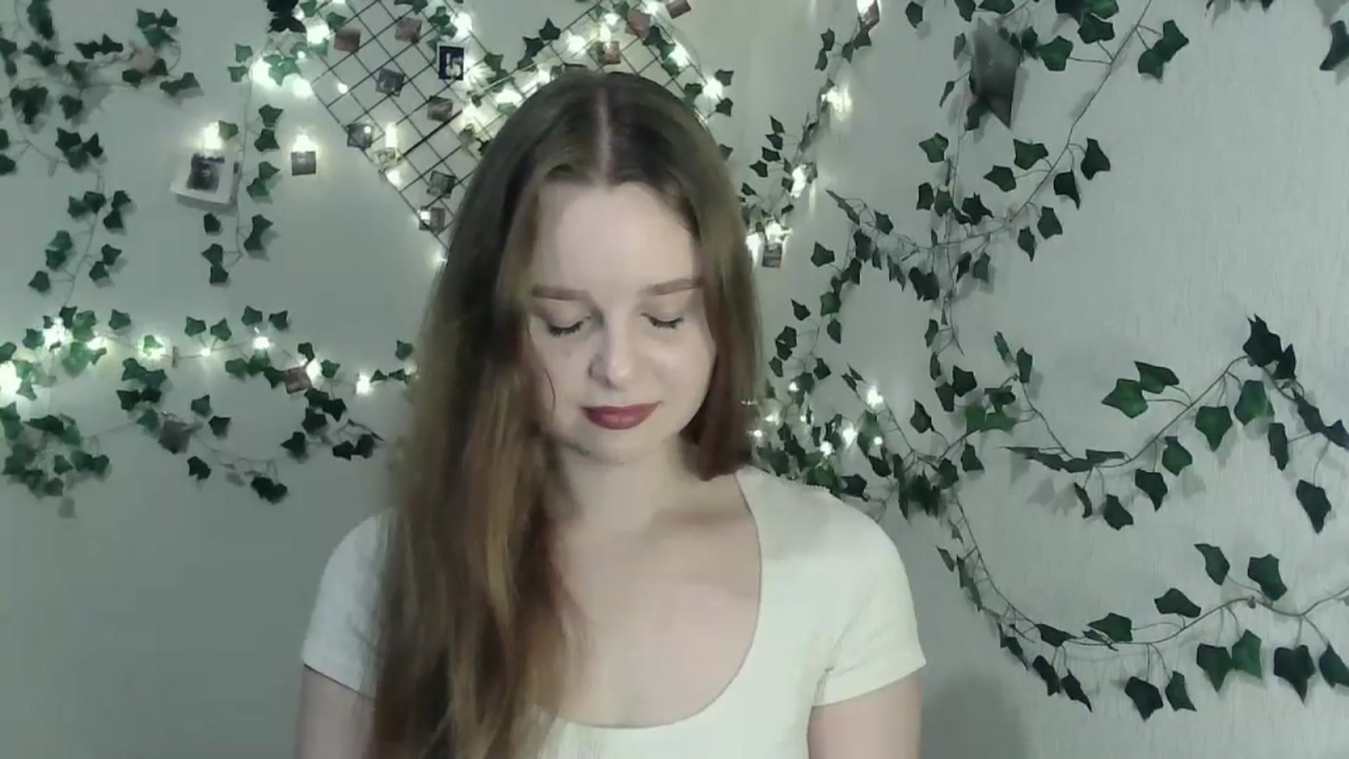 Gallery image thumbnail from New_Lina's myfreecams stream on, 01/28/2025, 22:37 image 10 of 20