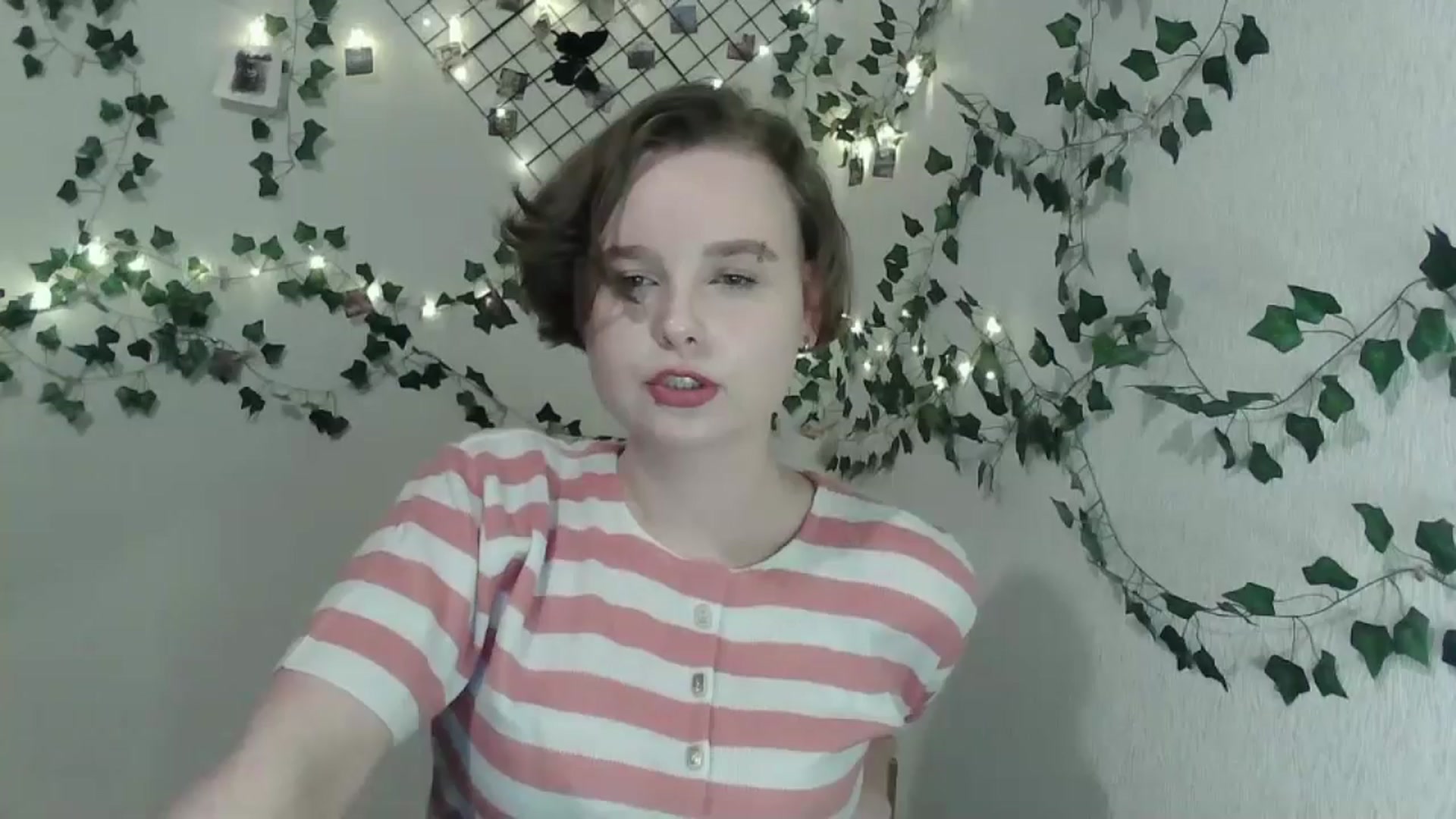 Gallery image thumbnail from New_Lina's myfreecams stream on, 03/20/2025, 21:31 image 10 of 20