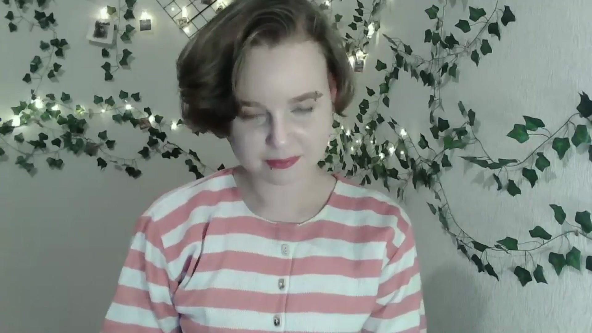 Gallery image thumbnail from New_Lina's myfreecams stream on, 03/20/2025, 21:31 image 9 of 20