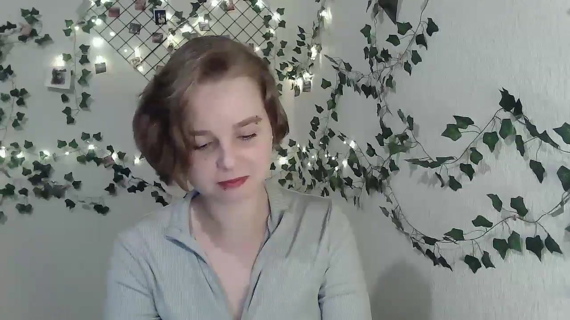Gallery image thumbnail from New_Lina's myfreecams stream on, 04/17/2025, 20:59 image 16 of 20
