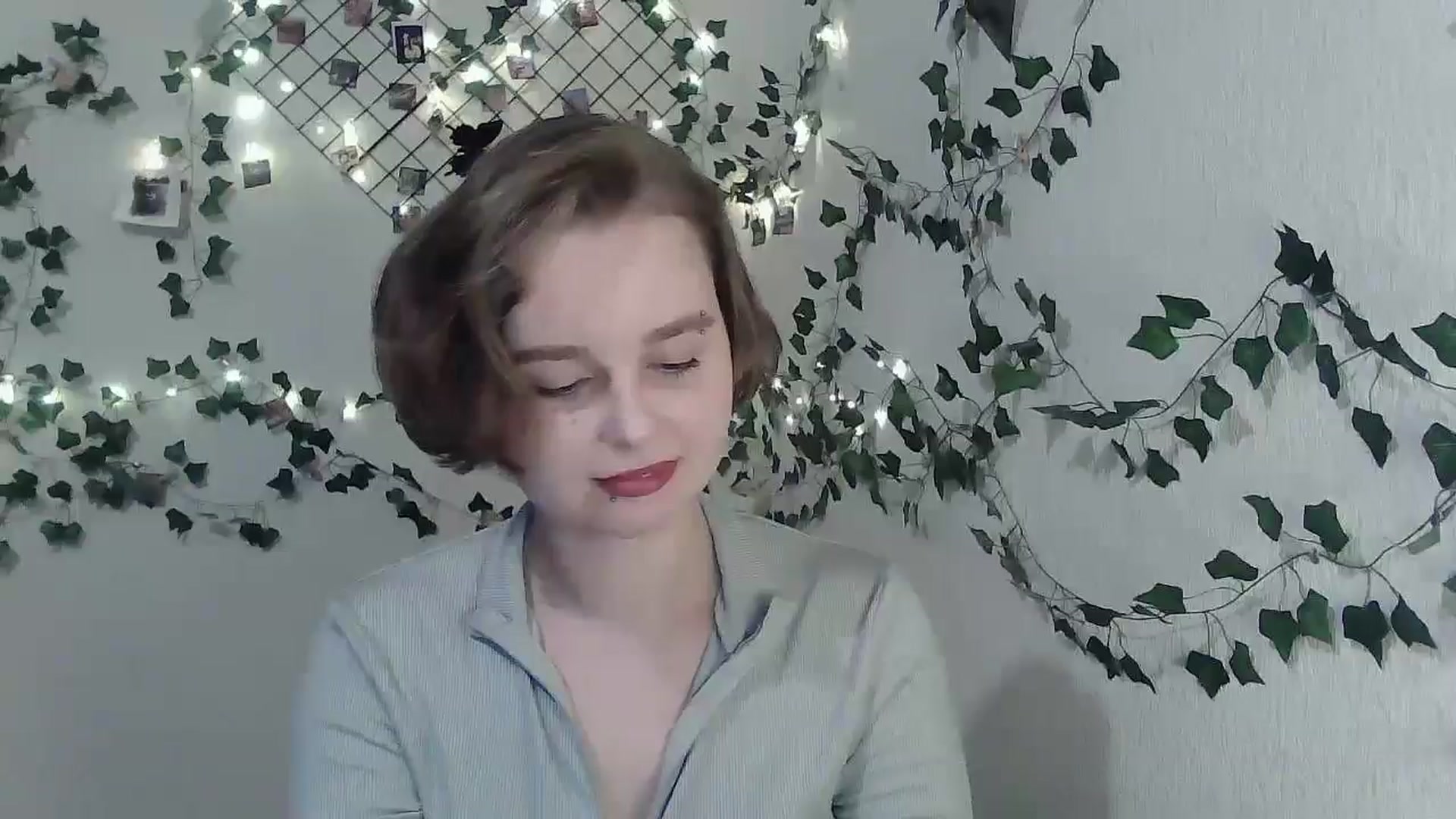 Gallery image thumbnail from New_Lina's myfreecams stream on, 04/17/2025, 20:59 image 2 of 20