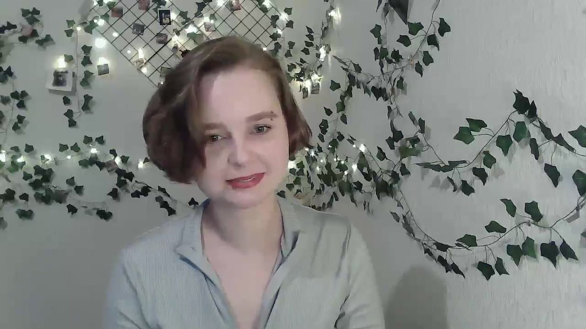 Gallery image thumbnail from New_Lina's myfreecams stream on, 04/17/2025, 20:59 image 10 of 20