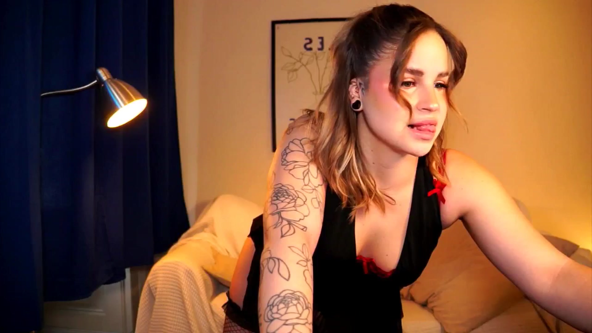 Gallery image thumbnail from NextDoorCrush's myfreecams stream on, 04/10/2026, 14:27 image 19 of 20