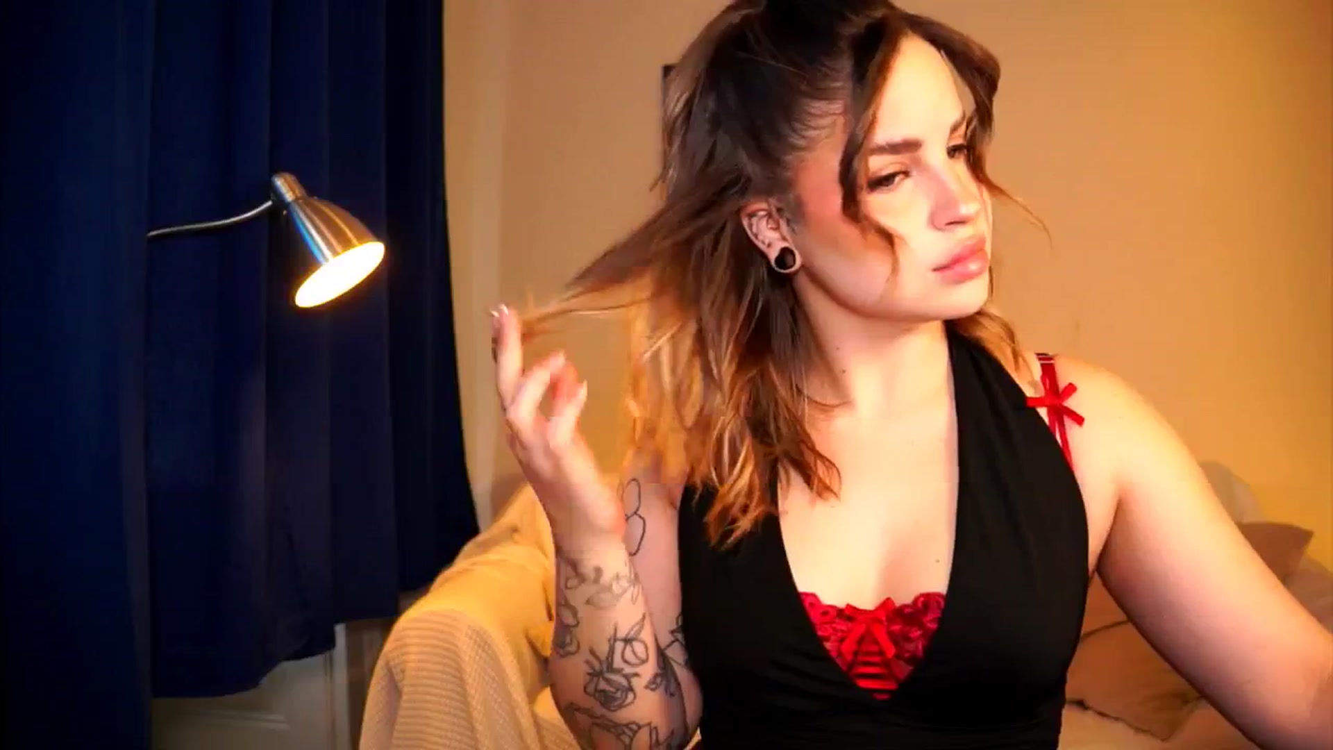 Gallery image thumbnail from NextDoorCrush's myfreecams stream on, 04/10/2026, 14:27 image 8 of 20