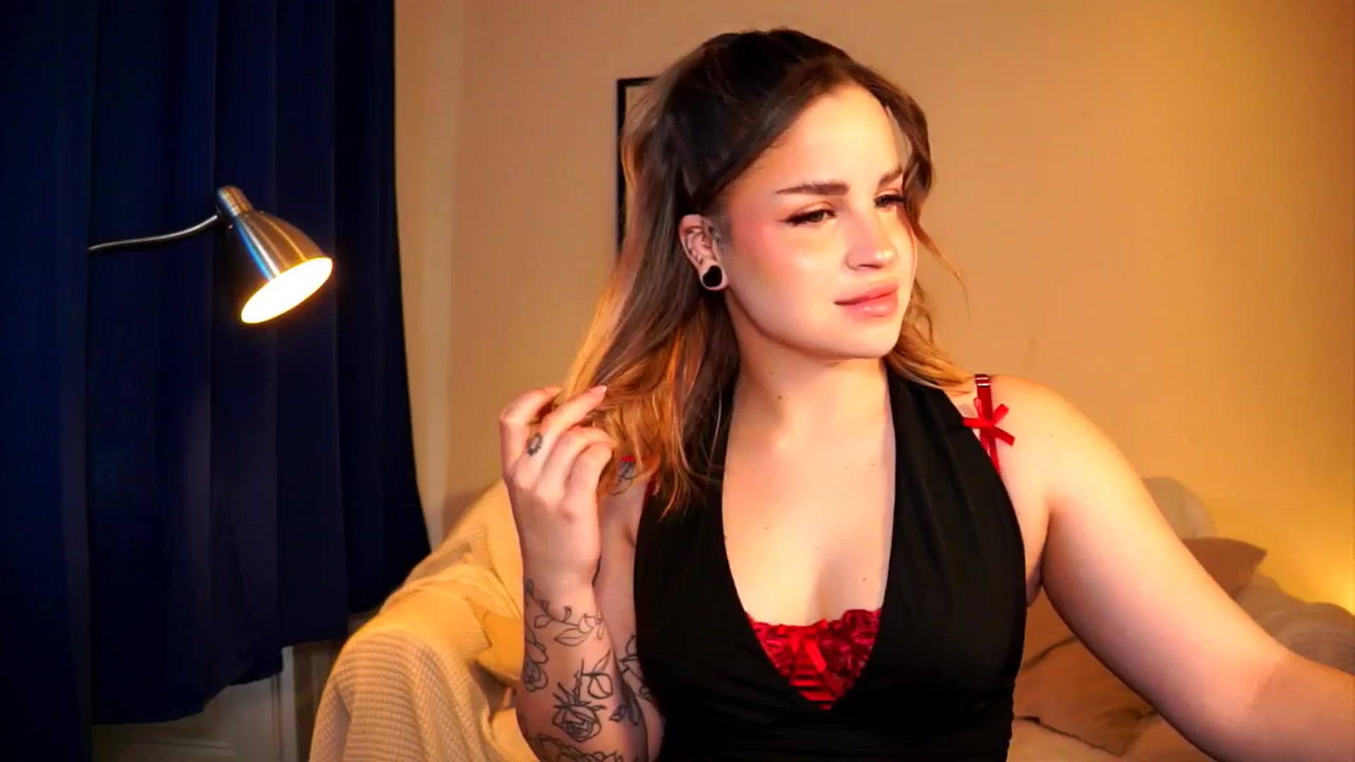 Gallery image thumbnail from NextDoorCrush's myfreecams stream on, 04/10/2026, 14:27 image 13 of 20