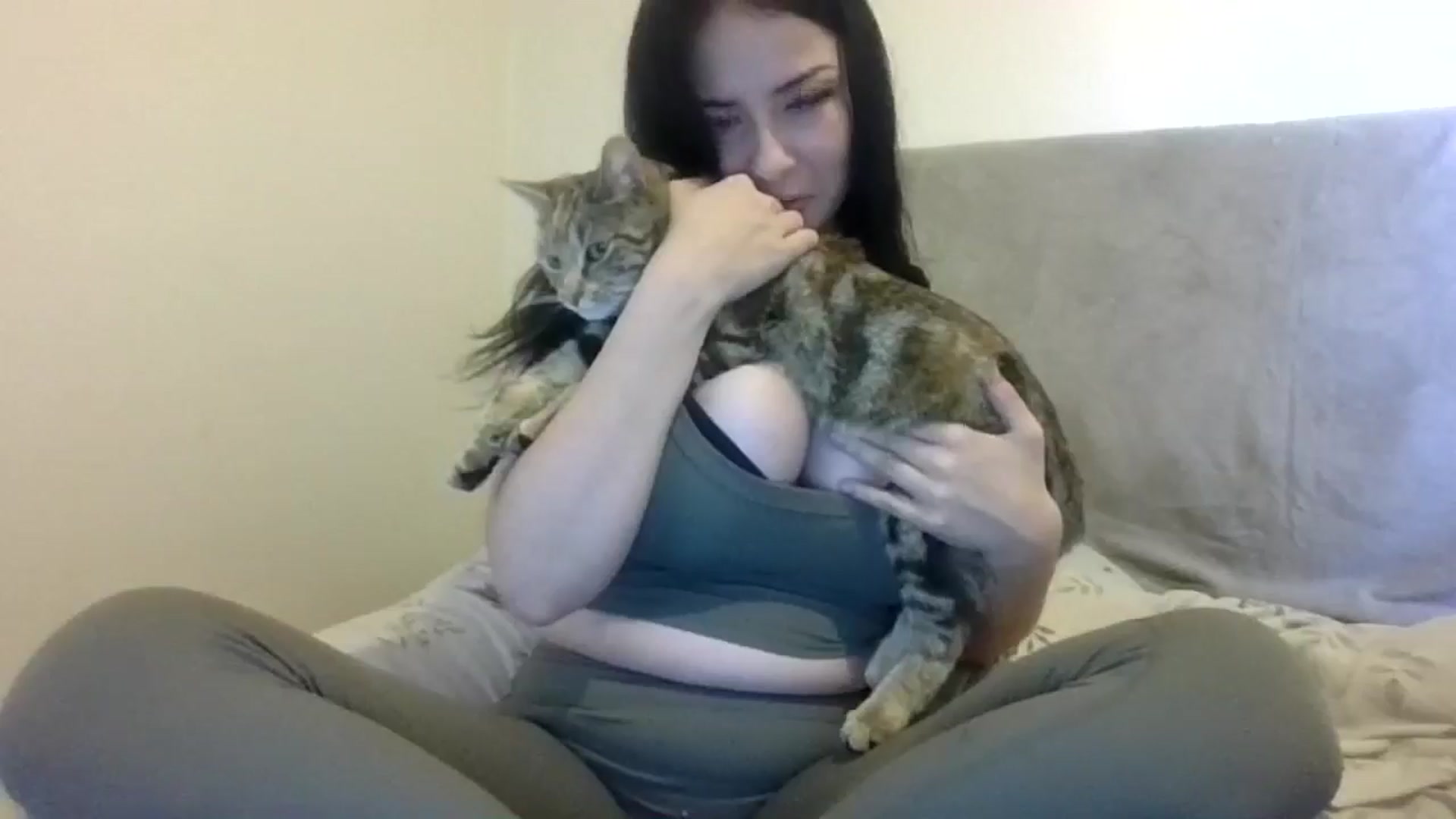 Gallery image thumbnail from NextDoorLilly's myfreecams stream on, 06/16/2025, 12:45 image 10 of 20