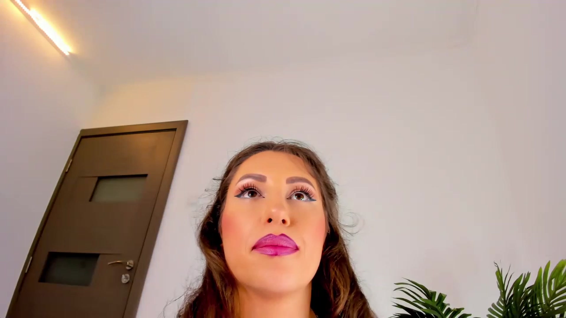 Gallery image thumbnail from Neytirii's myfreecams stream on, 06/20/2023, 21:47 image 13 of 20