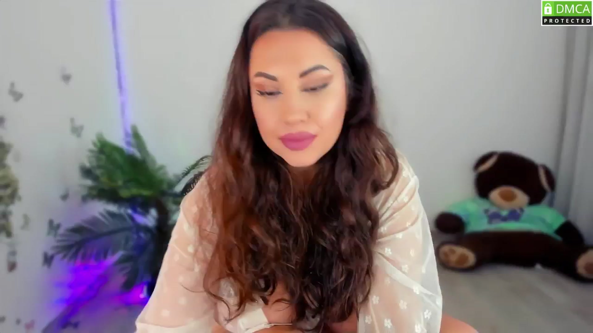 Gallery image thumbnail from Neytirii's myfreecams stream on, 10/21/2024, 10:30 image 17 of 20