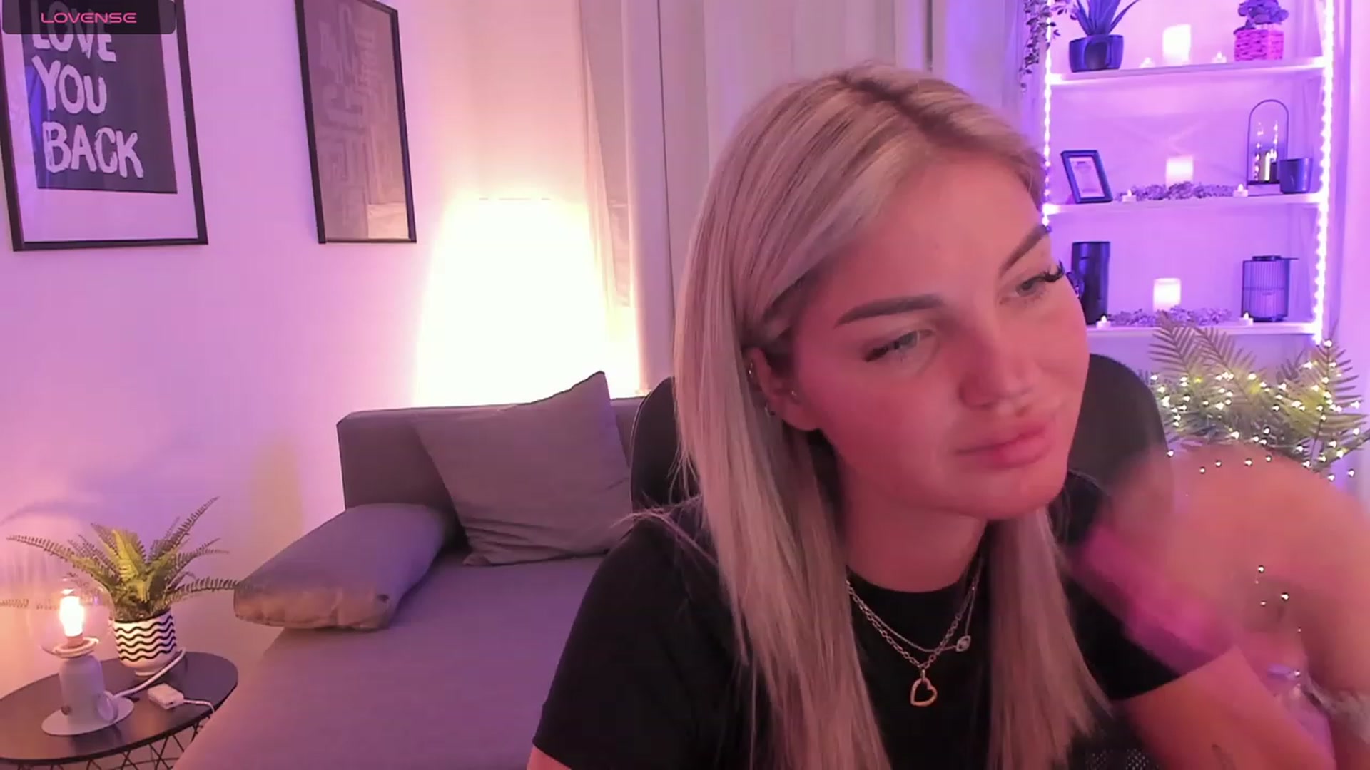 Gallery image thumbnail from NiaBlondie's myfreecams stream on, 08/30/2023, 14:18 image 9 of 20