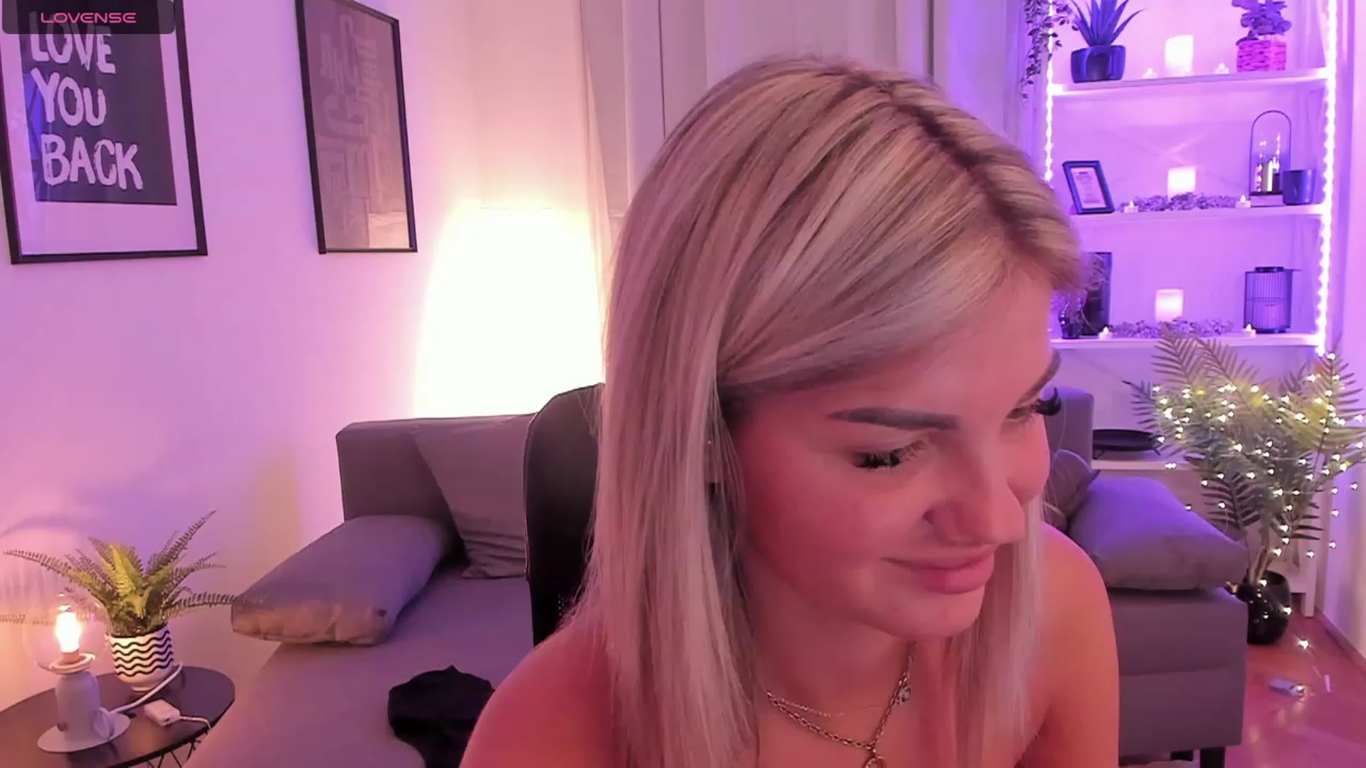 Gallery image thumbnail from NiaBlondie's myfreecams stream on, 08/30/2023, 14:18 image 17 of 20