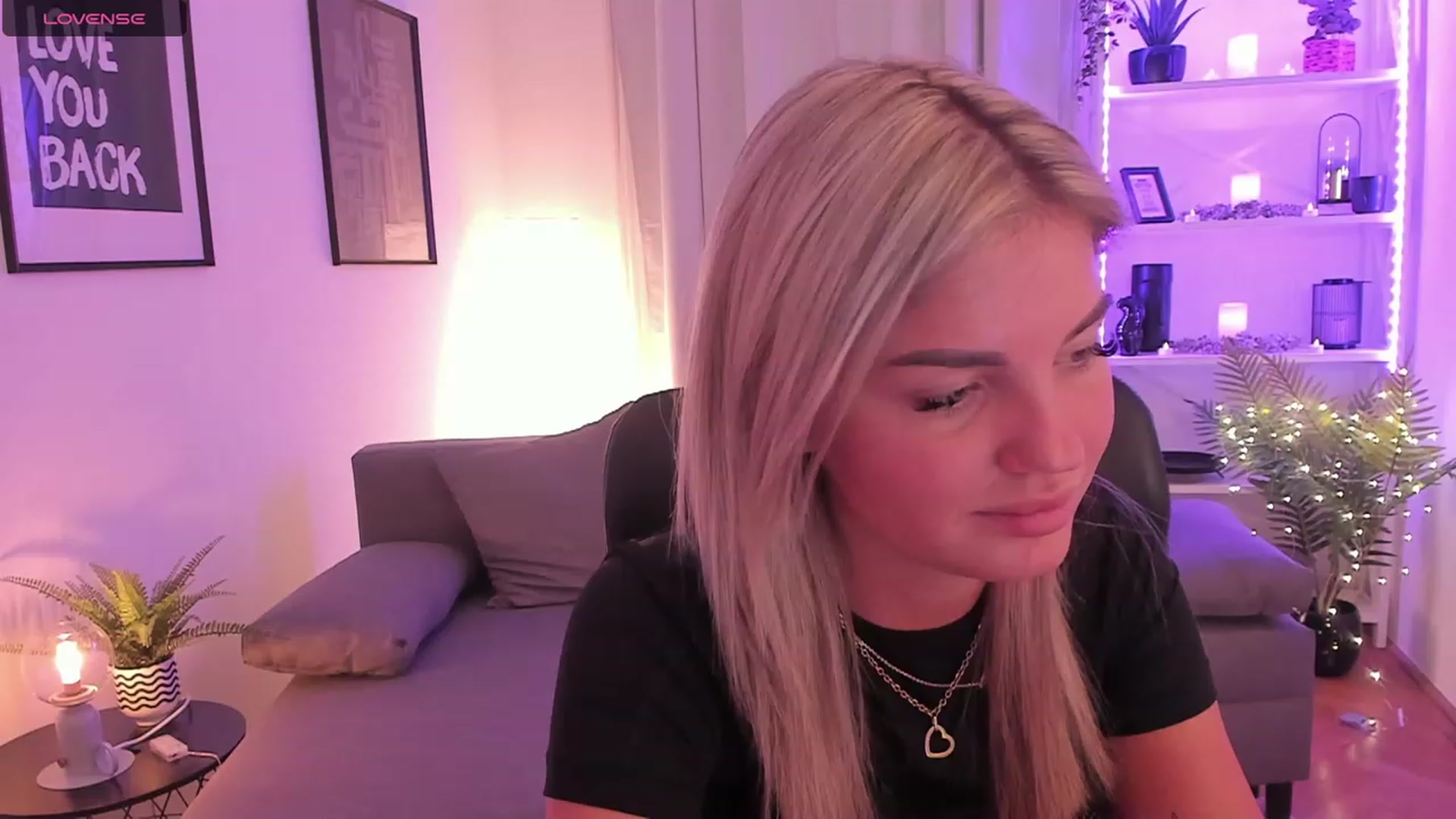 Gallery image thumbnail from NiaBlondie's myfreecams stream on, 08/30/2023, 14:18 image 4 of 20