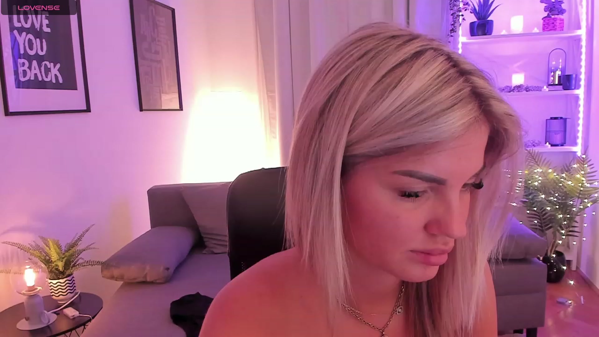Gallery image thumbnail from NiaBlondie's myfreecams stream on, 08/30/2023, 14:18 image 18 of 20